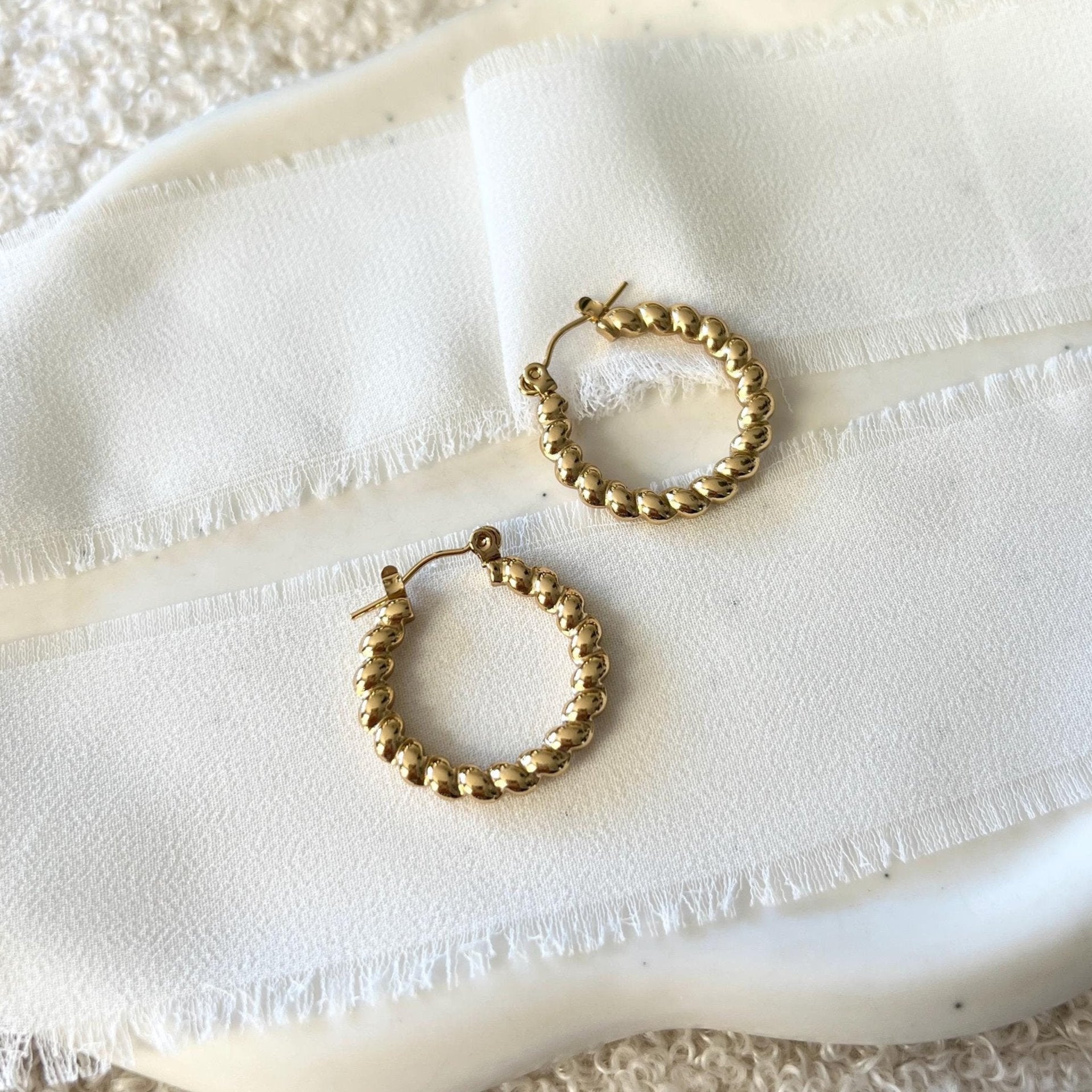 gedrehte Creolen, goldene Ohrringe, Gold, Edelstahl schmuck, Brautschmuck, Brautjungfer, Geschenk Weihnachten