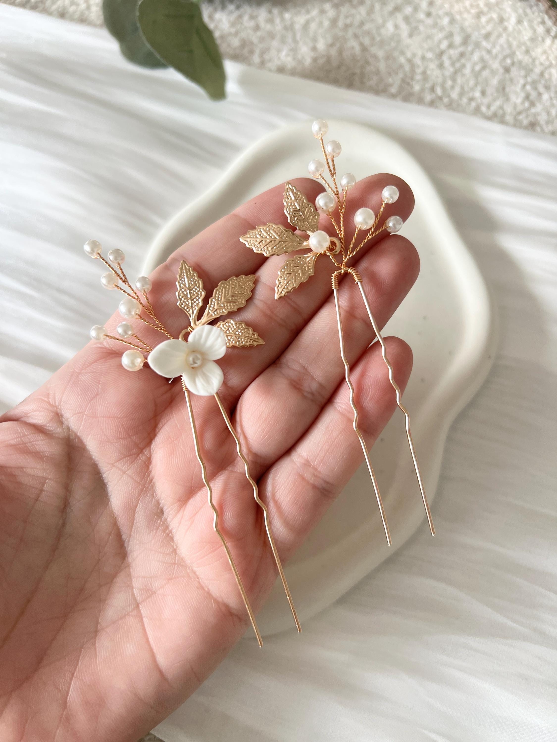 Braut, Haarnadeln, Set 2 Stück, Gold Roségold, weiße Perlen und Blüten, Blätter, feiner Brautschmuck, Blumen, Haarschmuck, Brautjungfer, Hochzeit, Perlenschmuck, Brautfrisur