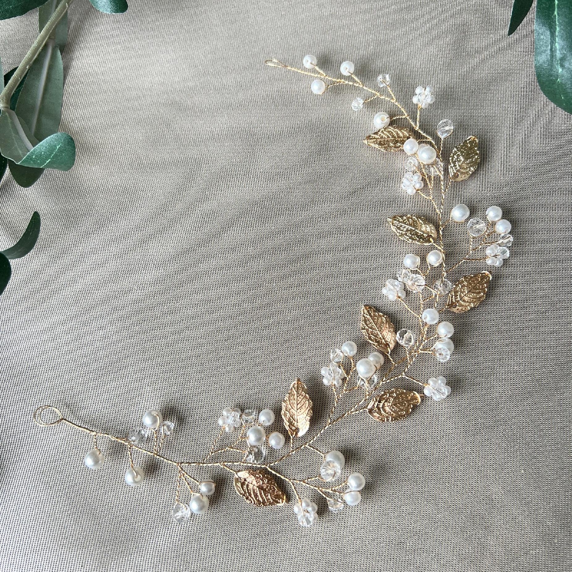 Braut Haarschmuck, gold mit Perlen, Blumen und Blätter, Hochzeit, Brautschmuck, Hochzeitshaarband, Haarkranz, Haarranke, floraler Schmuck-Brauthaarschmuck-Schmuckblüte