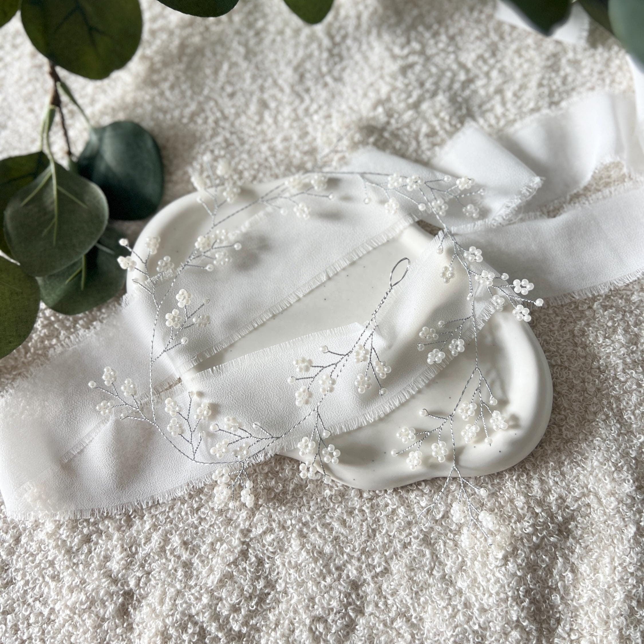 Haarranke, weiße Perlen, Silber, Brautschmuck, Perlenschmuck, Braut, Haarschmuck, Haarrebe, Haarkranz, Haarband, Schmuck Hochzeit