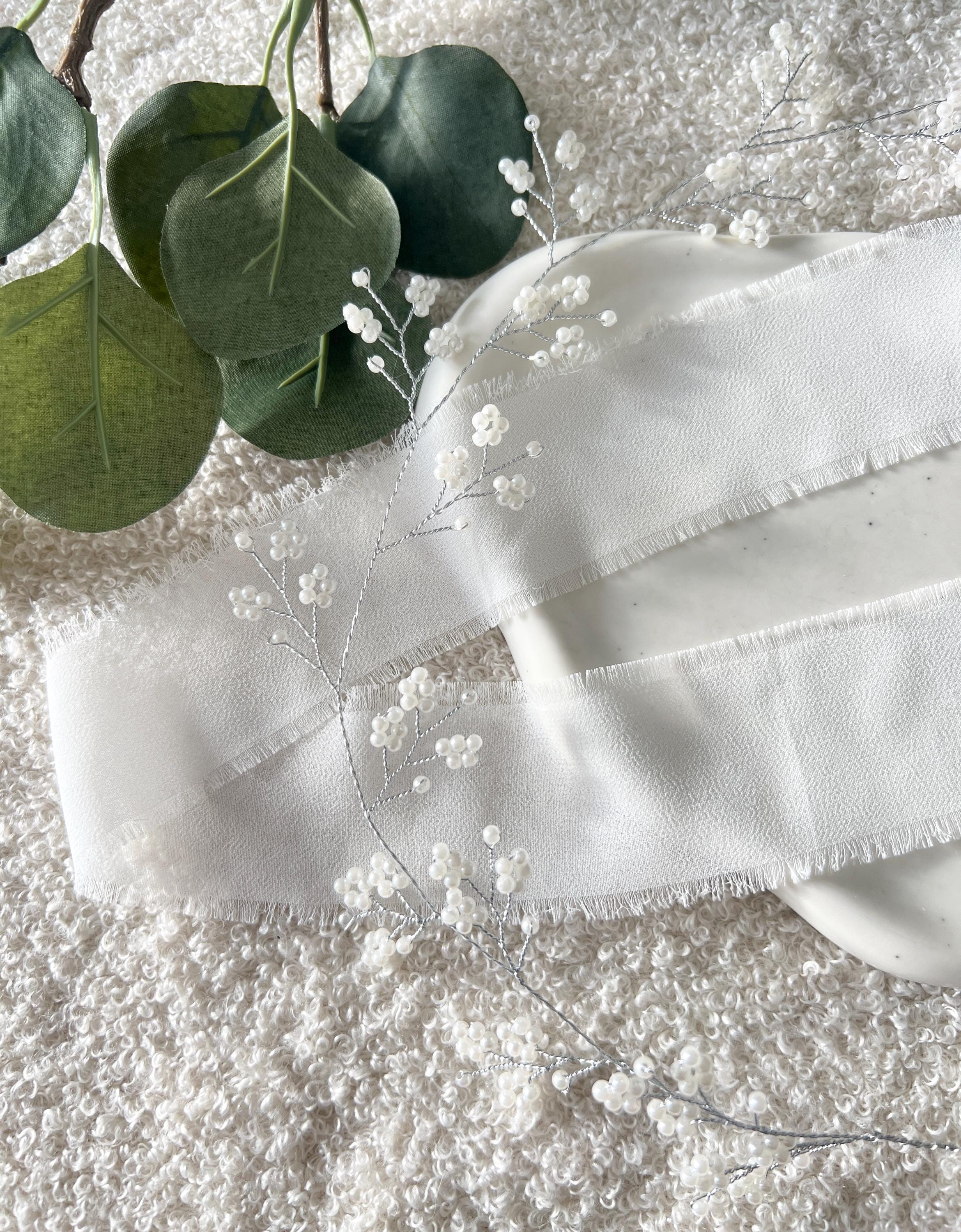 Haarranke, weiße Perlen, Silber, Brautschmuck, Perlenschmuck, Braut, Haarschmuck, Haarrebe, Haarkranz, Haarband, Schmuck Hochzeit