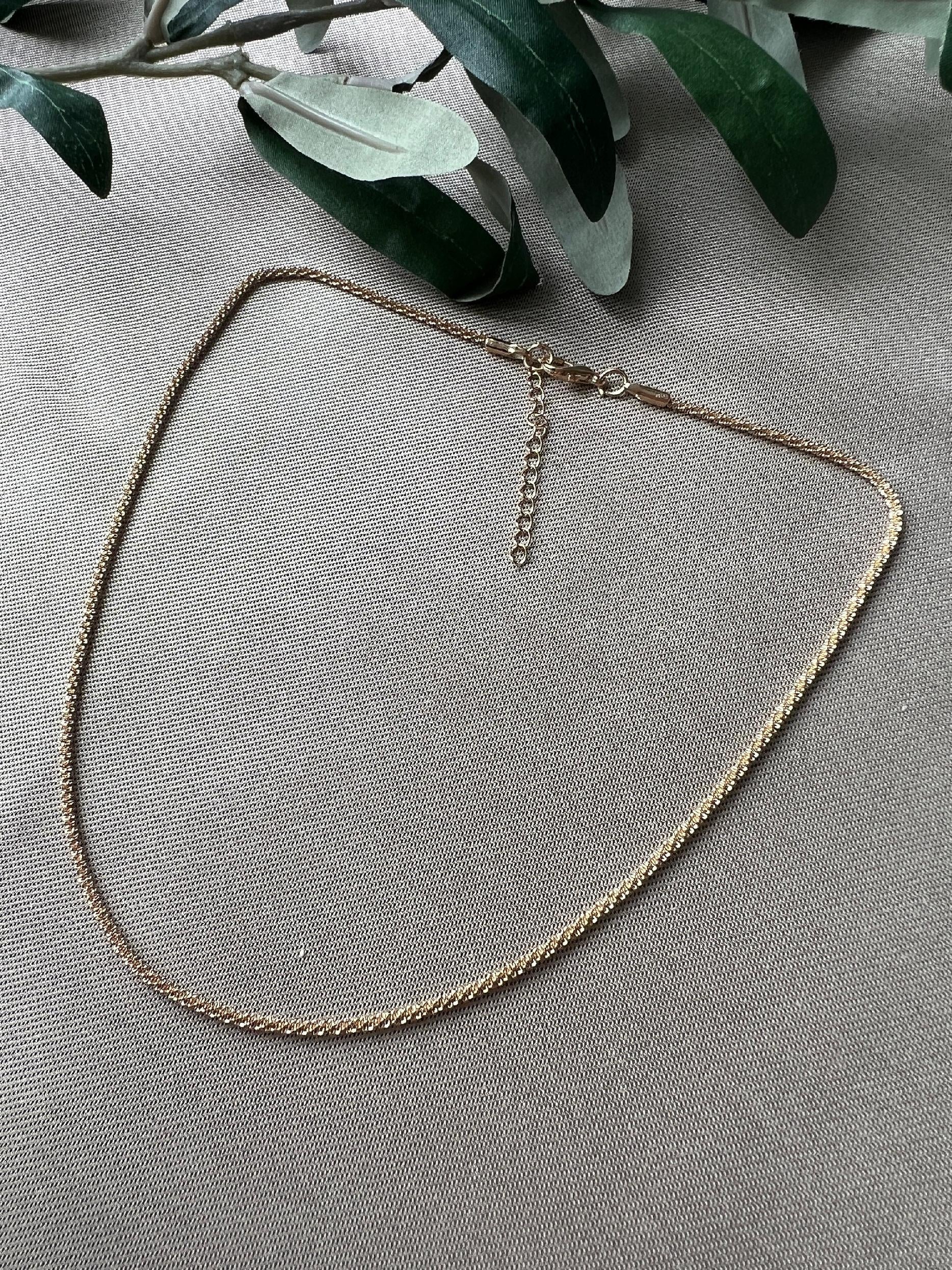 Halskette Gold, funkelnde Kette für Damen, Minimalistische Halskette Gold Choker, Schlichte Goldkette, Schmuck für Frauen, kurze Halskette - Gold-Halskette-Schmuckblüte
