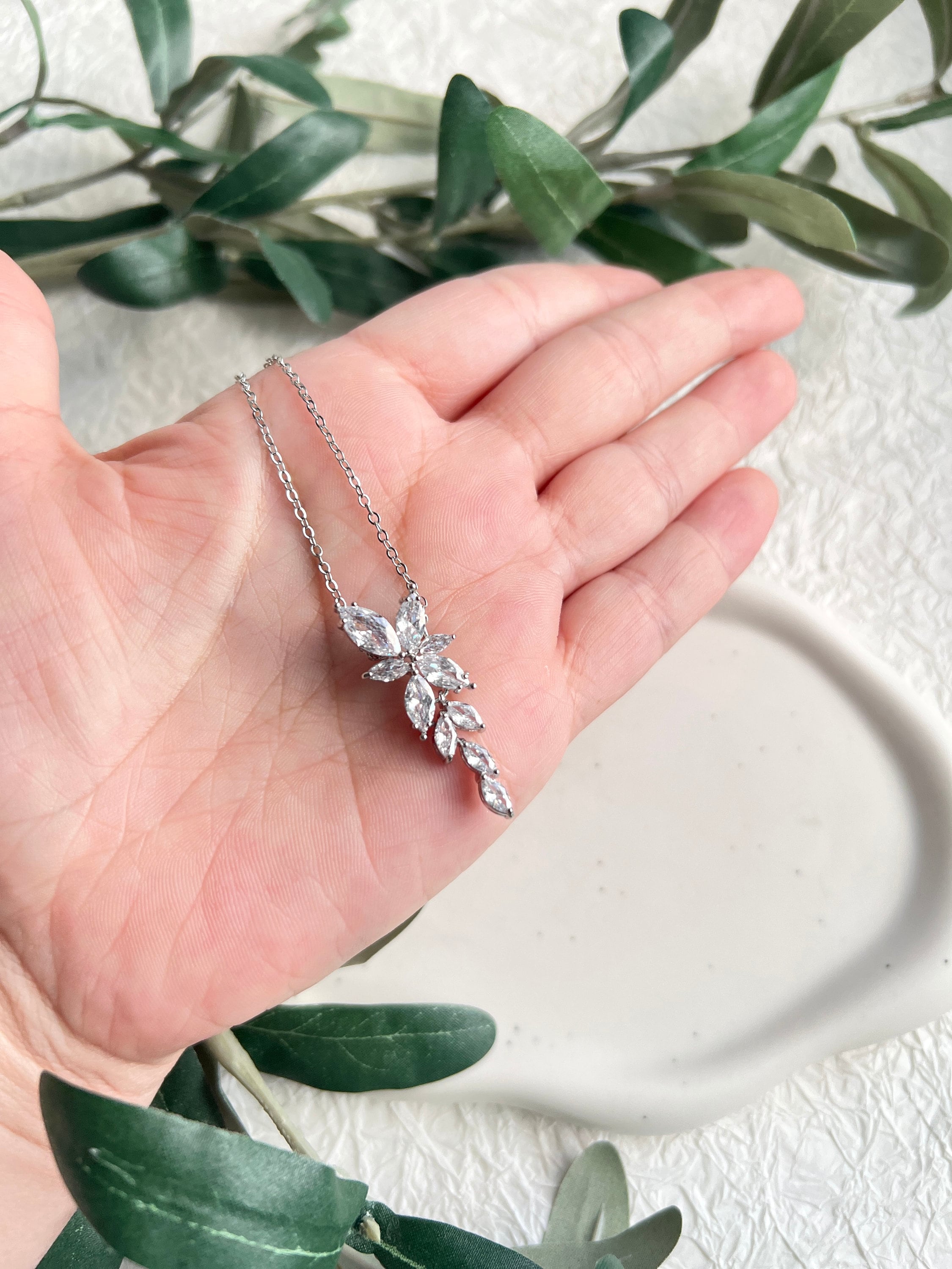 Halskette, Silber, Brautschmuck, funkelnder Anhänger Cubic Zirconia, Edelstahl, eleganter Braut-Ohrringe-Schmuckblüte