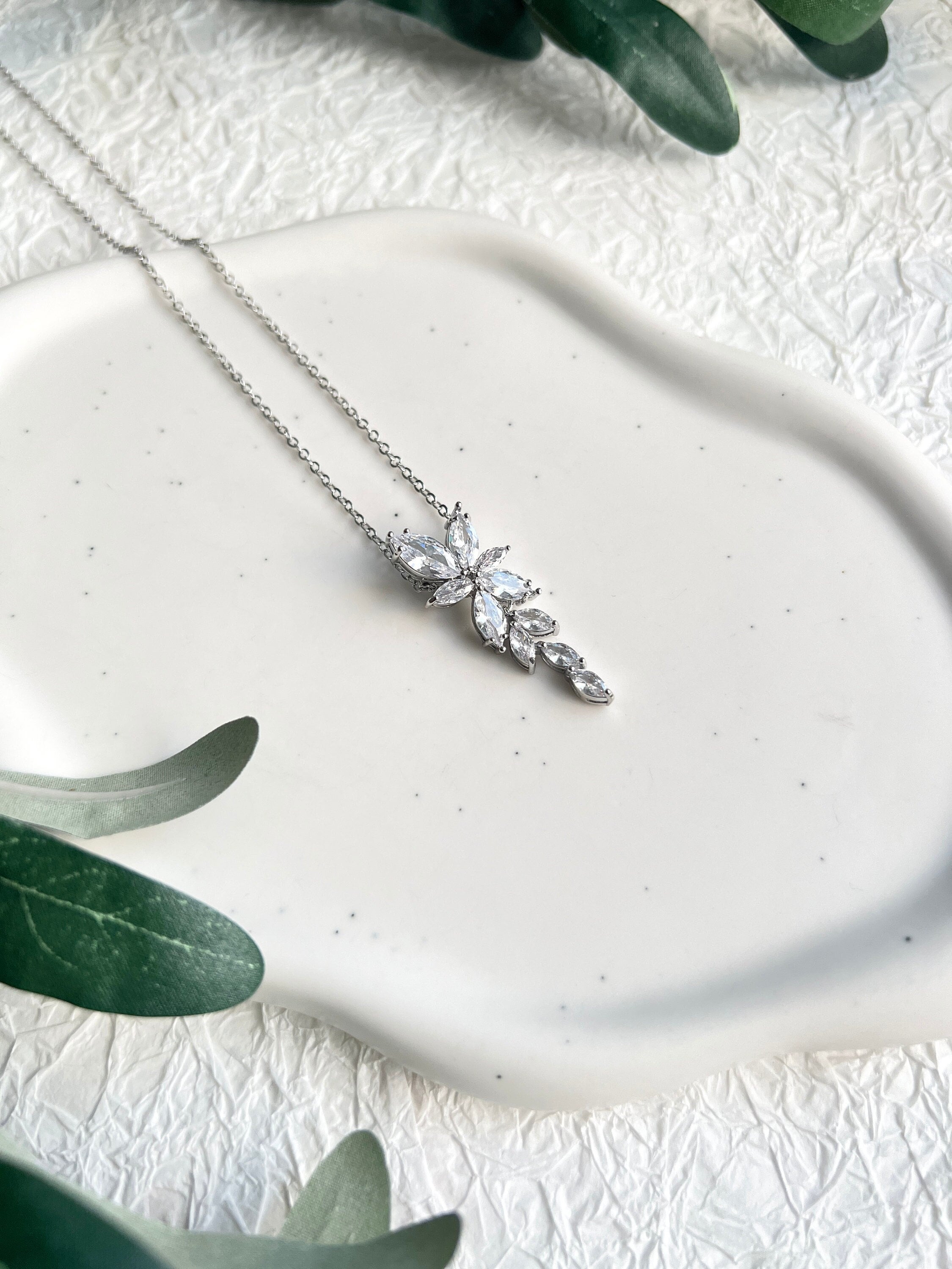 Halskette, Silber, Brautschmuck, funkelnder Anhänger Cubic Zirconia, Edelstahl, eleganter Braut-Ohrringe-Schmuckblüte
