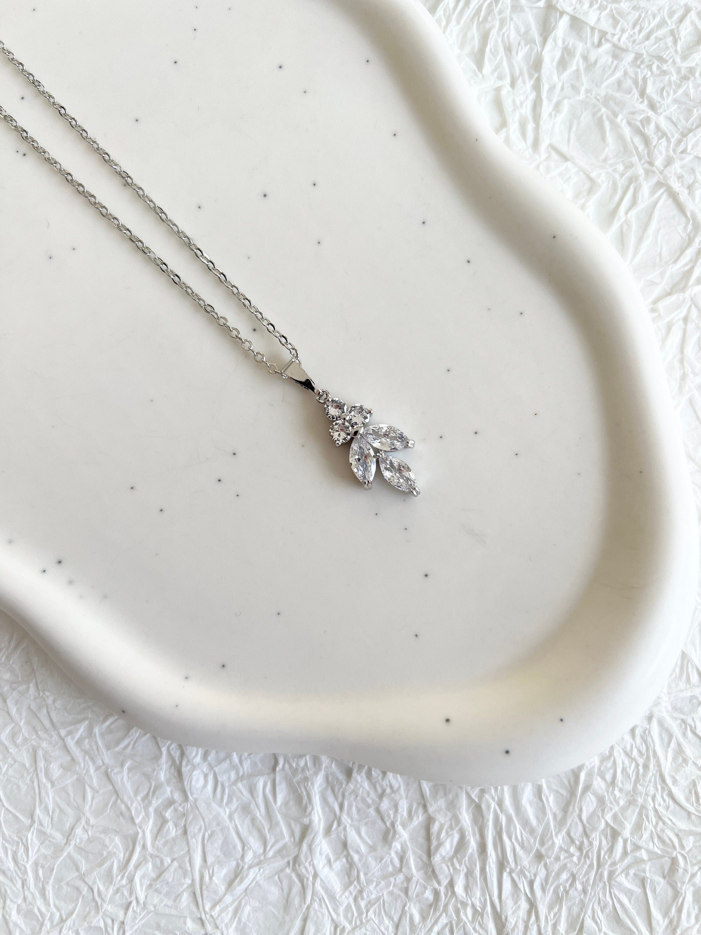 Halskette, Silber, Roségold, Brautschmuck, funkelnder Anhänger, Cubic Zirconia, - Roségold-Halskette-Schmuckblüte