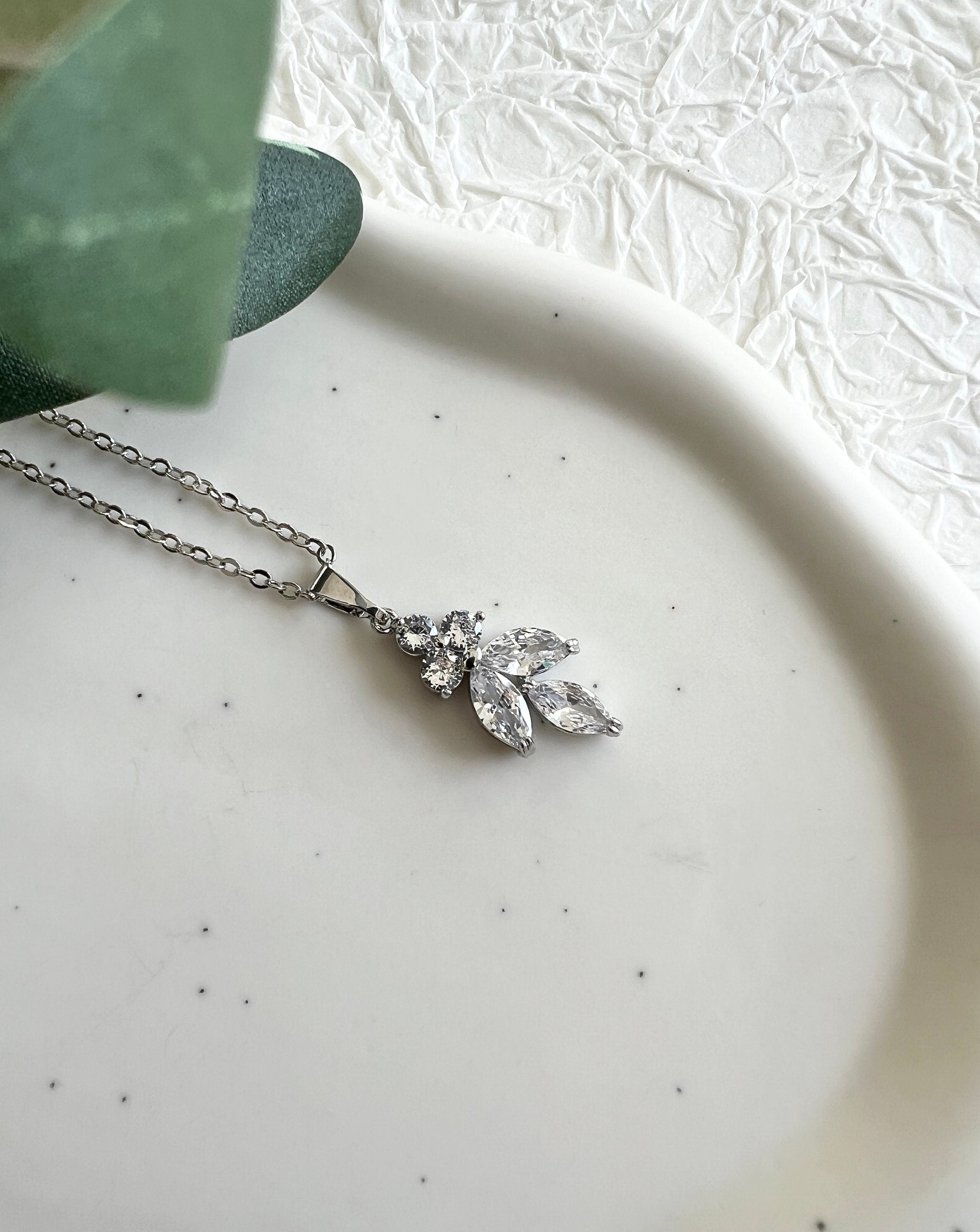 Halskette, Silber, Roségold, Brautschmuck, funkelnder Anhänger, Cubic Zirconia, - Roségold-Halskette-Schmuckblüte