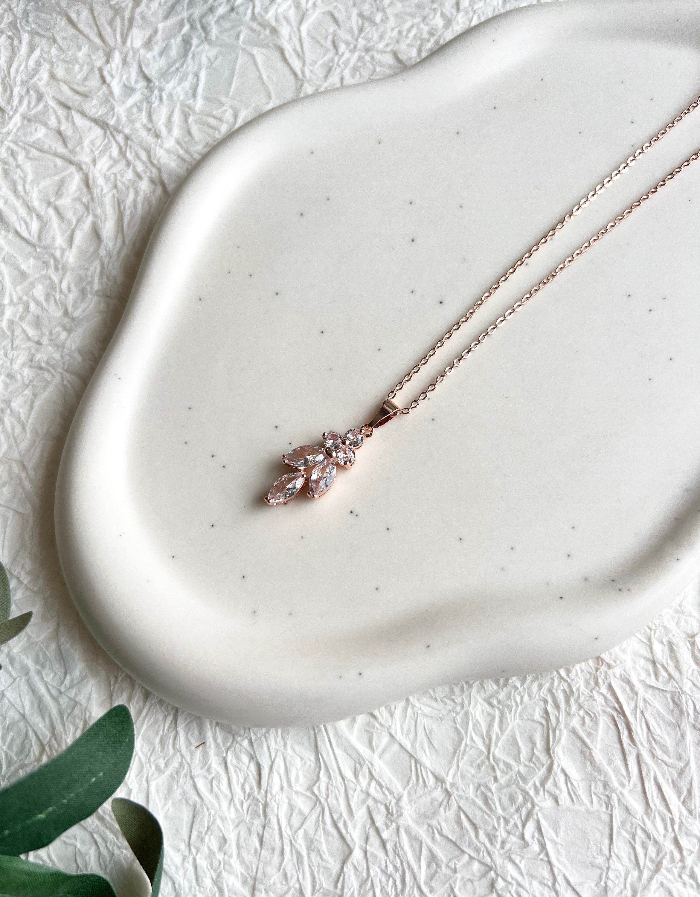 Halskette, Silber, Roségold, Brautschmuck, funkelnder Anhänger, Cubic Zirconia, - Roségold-Halskette-Schmuckblüte