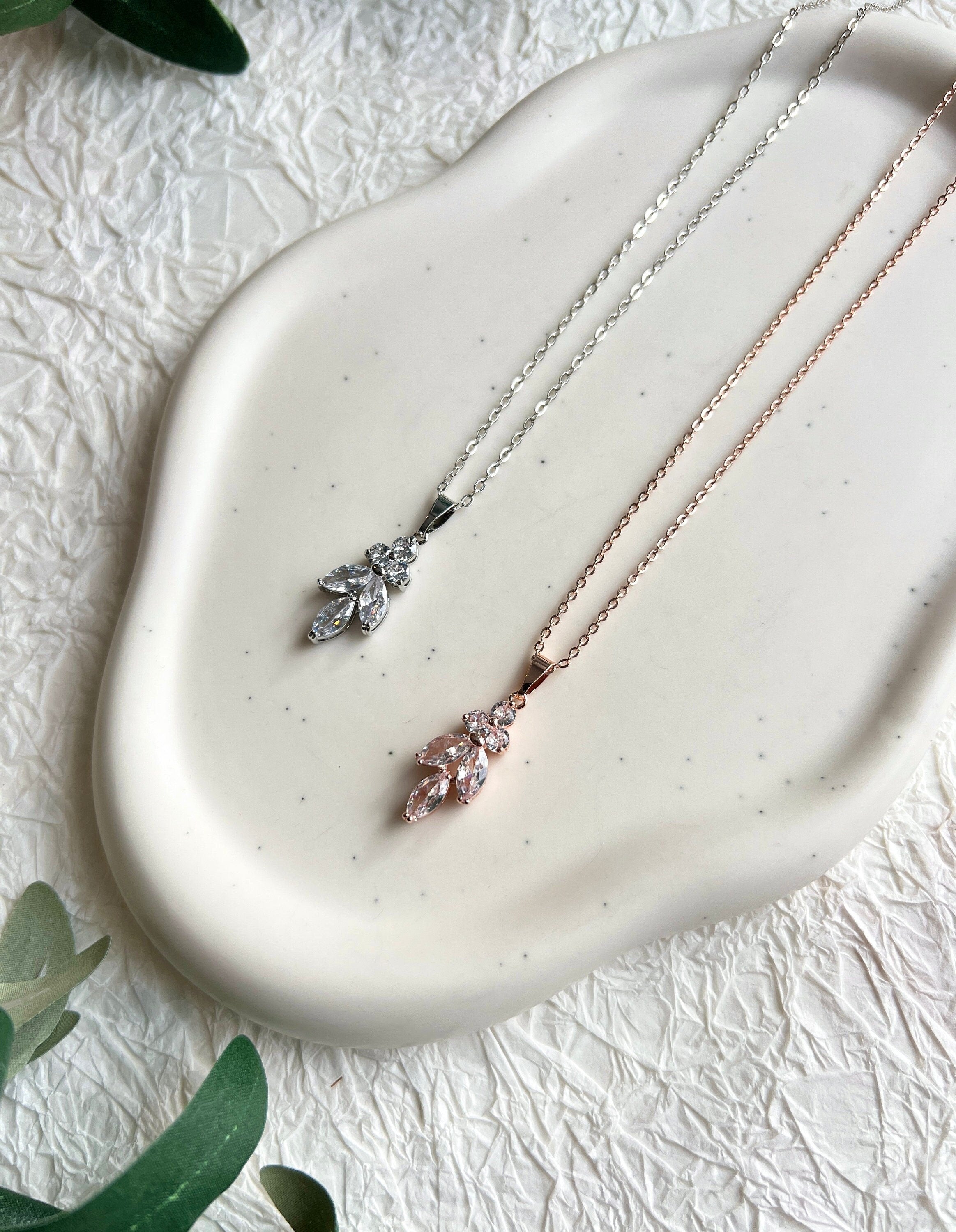 Halskette, Silber, Roségold, Brautschmuck, funkelnder Anhänger, Cubic Zirconia, - Roségold-Halskette-Schmuckblüte