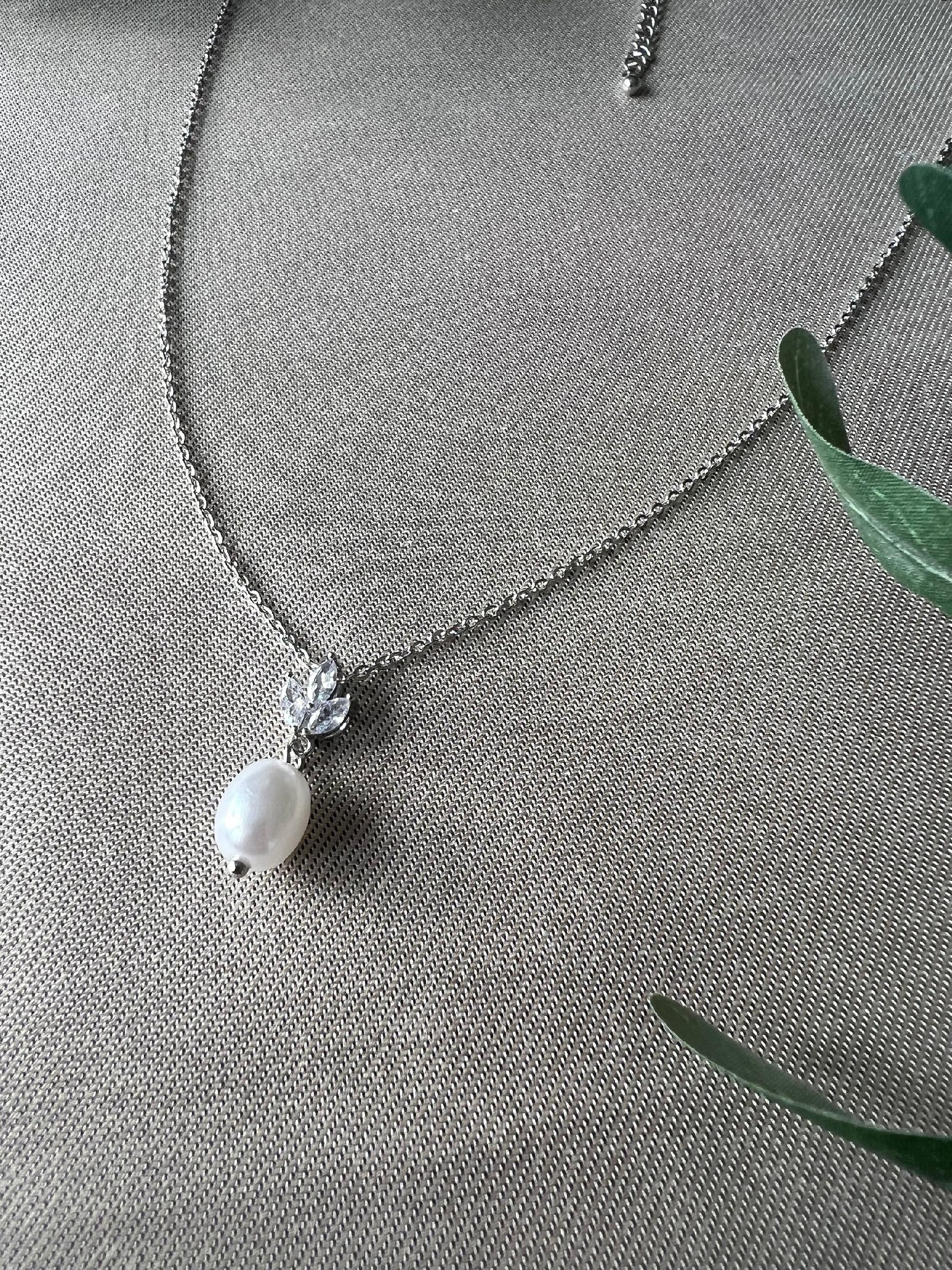 Halskette mit Perlen Anhänger, Brautschmuck Silber, Zirkoniasteine, eleganter Schmuck Braut, - Gold-Halskette-Schmuckblüte