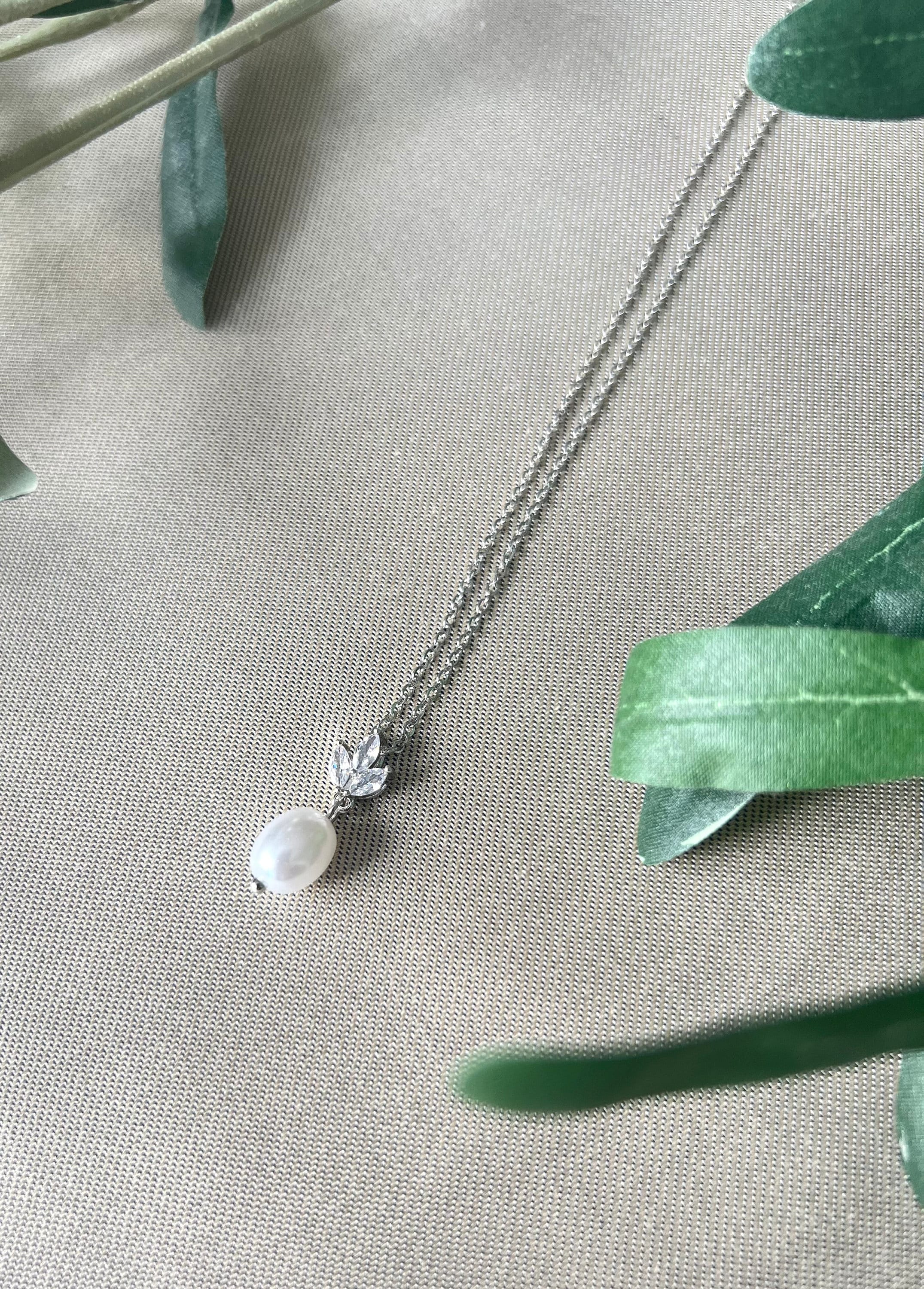 Halskette mit feinem Perlenanhänger, eleganter Brautschmuck, Silber, Gold oder Roségold, Zirkoniasteine, eleganter Schmuck Hochzeit, schicke Kette, Schmuckbluete