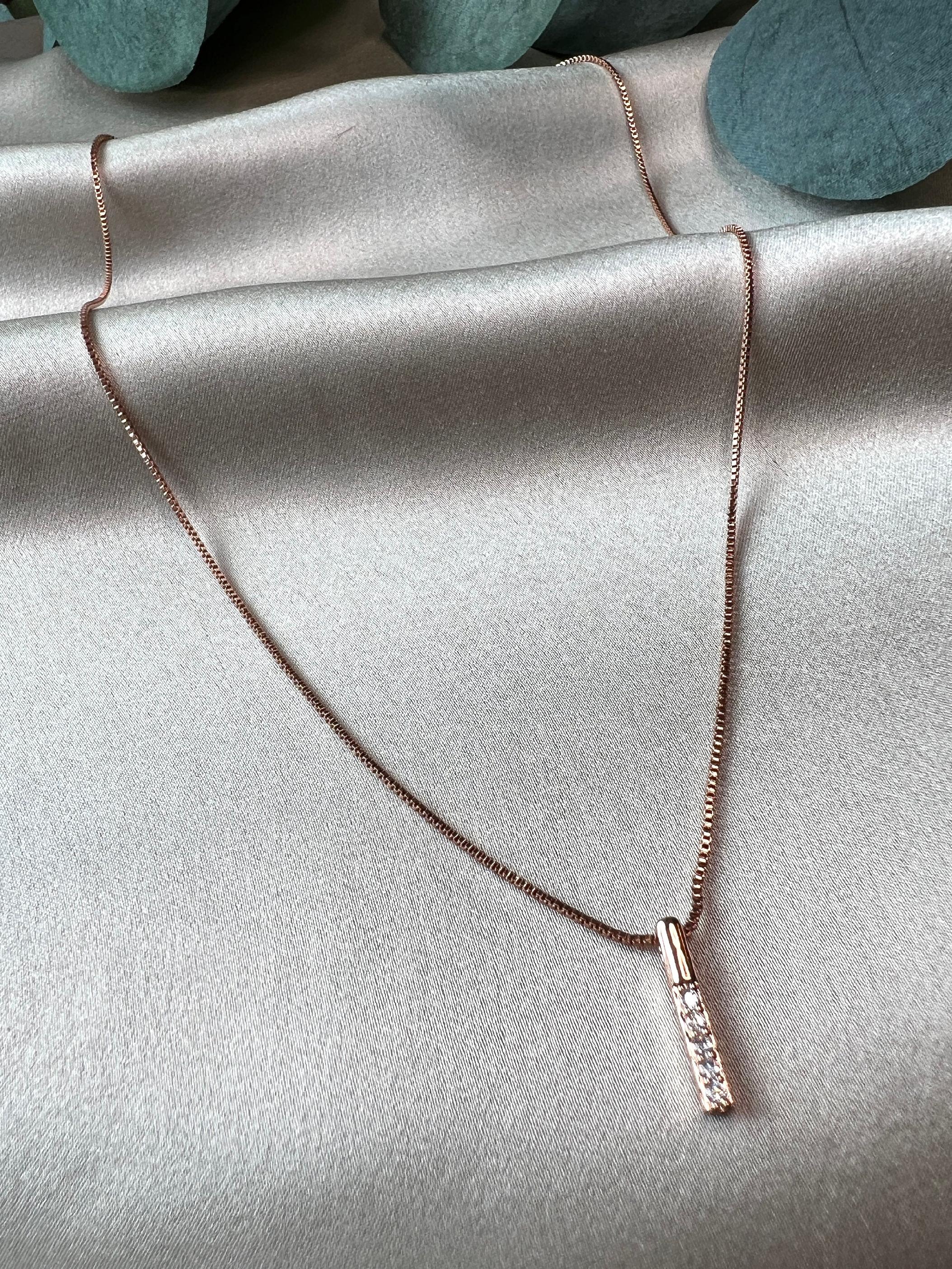 Halskette mit funkelndem Zirkonia-Steinchen Anhänger, filigran, silber, rosegold, gold, Braut Schmuck, Brauthalskette, Halskette für Frauen - Roségold-Halskette-Schmuckblüte