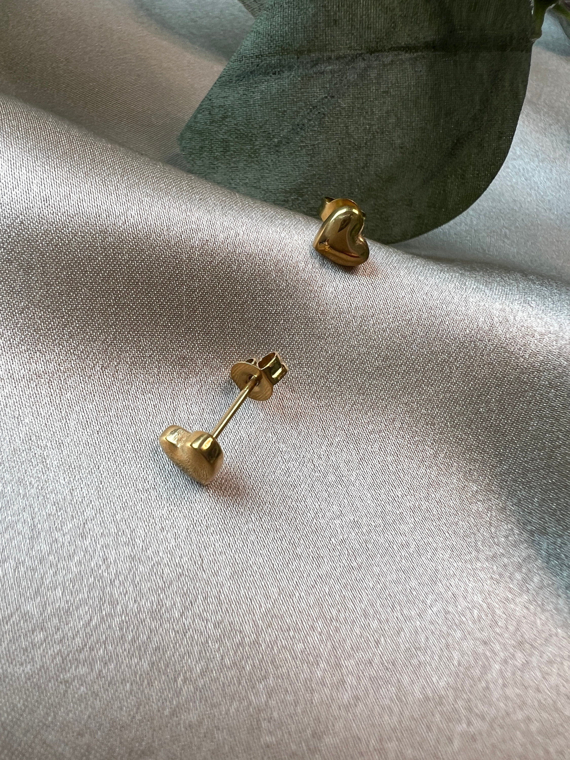 Herz Ohrstecker, vergoldet, romantische Ohrringe, elegant und schlicht, Brautschmuck, Brautjungfer-Ohrringe-Schmuckblüte