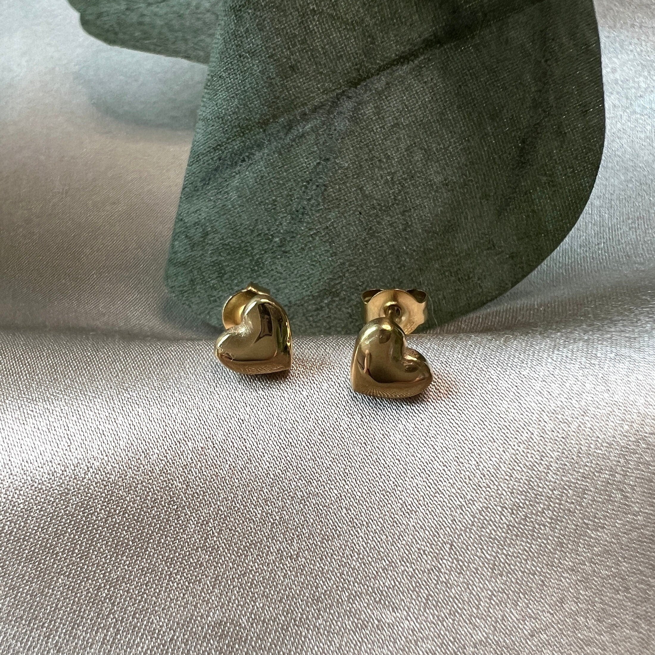Herz Ohrstecker, vergoldet, romantische Ohrringe, elegant und schlicht, Brautschmuck, Brautjungfer-Ohrringe-Schmuckblüte