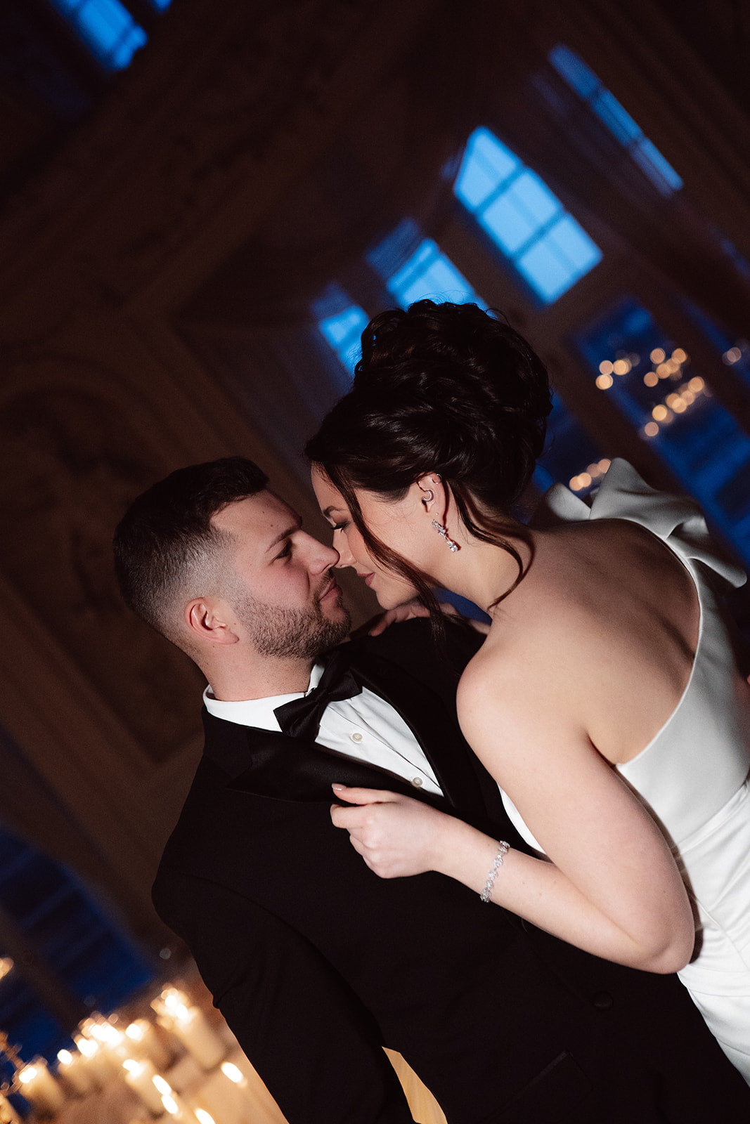 Silberne Brautohrringe, feine Ohrringe, glaenzende Ohrstecker, eleganter Brautschmuck, funkelnde Haengeohrringe, Hochzeitsschmuck, Schmuck für Frauen, Geschenk fuer Sie, Geburtstagsgeschenk, Damenschmuck, Bride to be, Weddinginspiration, Valentinstag