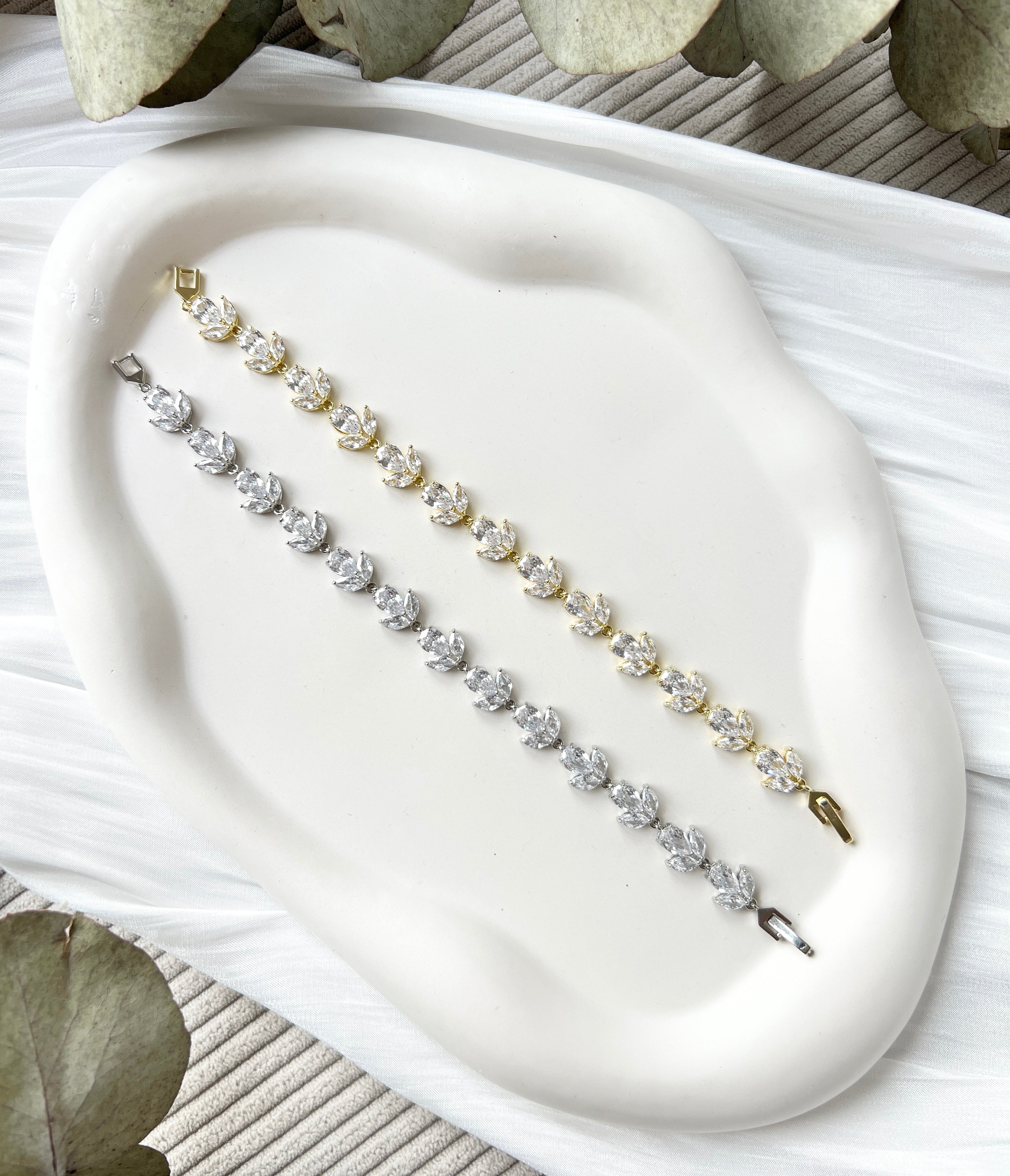 Elegantes Armband, Gold oder Silber, hochwertiges Brautarmband, glänzender Brautschmuck, glitzer, Schmuck Hochzeit, Brautjungfer, Geschenk für Sie, Weihnachtsgeschenk, Geburtstagsgeschenk, Schmuckbluete