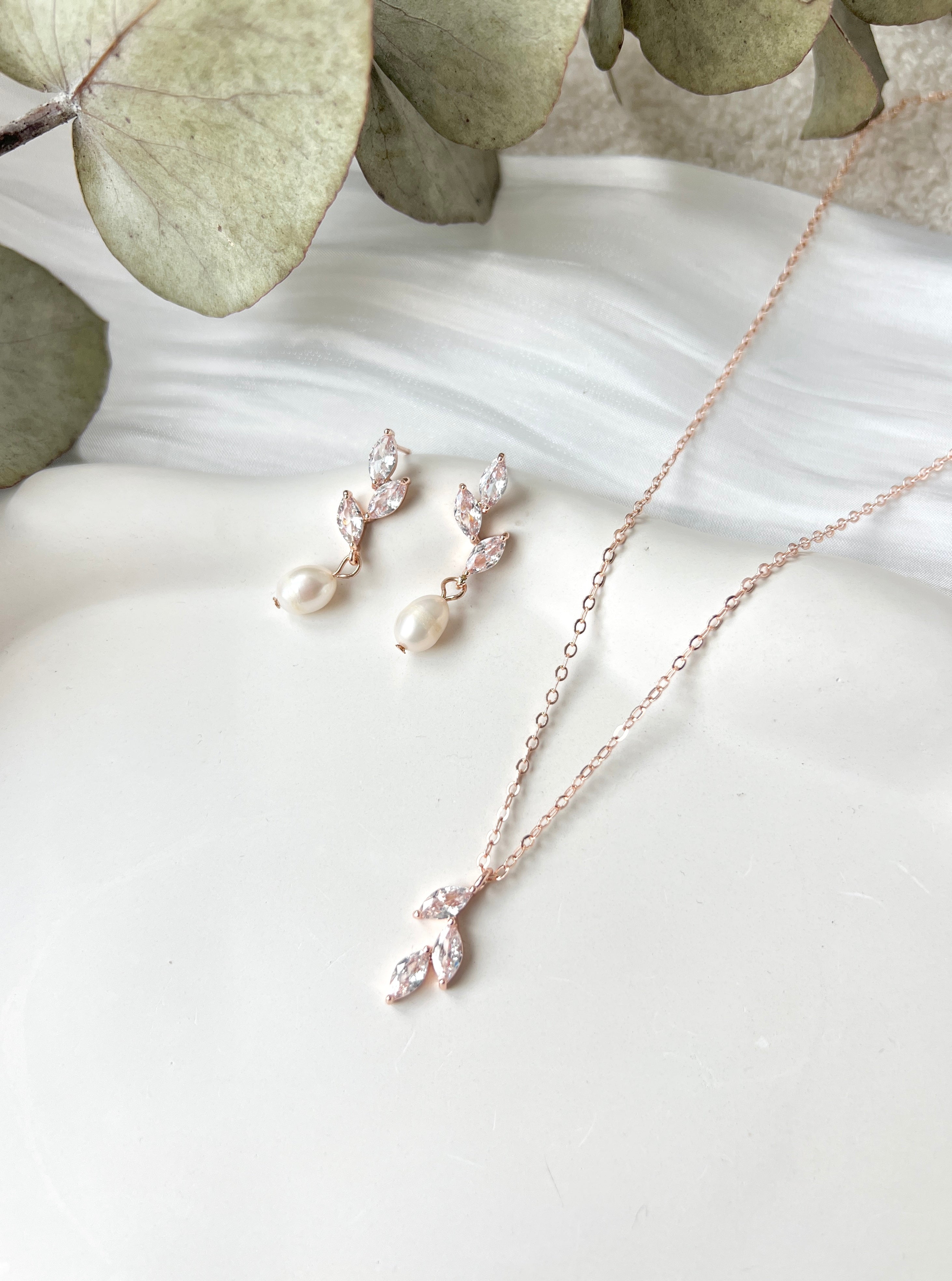 Brautset, Halskette und Ohrringe, funkelnde Zirkoniasteine, Perlenohrringe, Brautschmuck