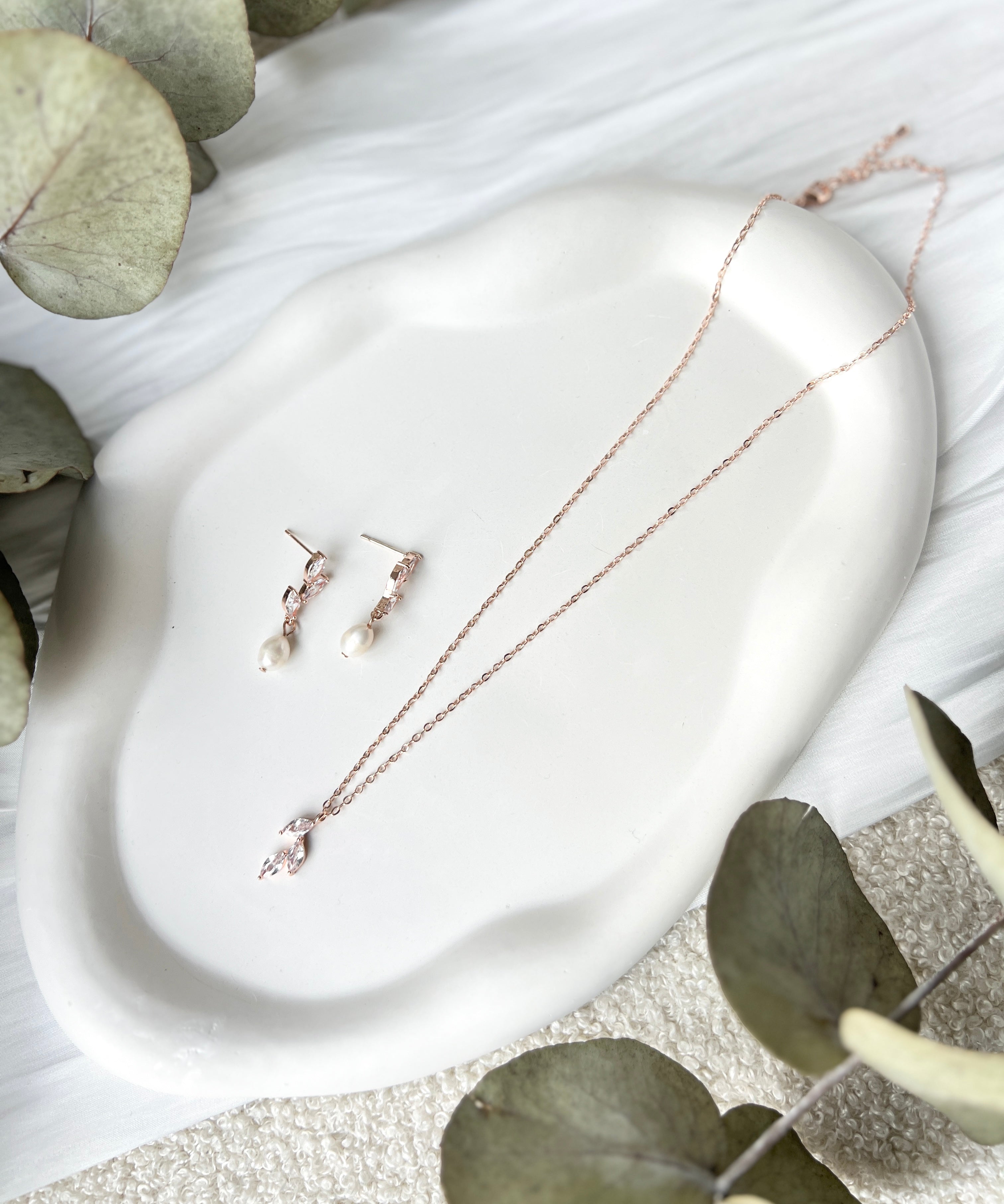 Brautset, Halskette und Ohrringe, funkelnde Zirkoniasteine, Perlenohrringe, Brautschmuck