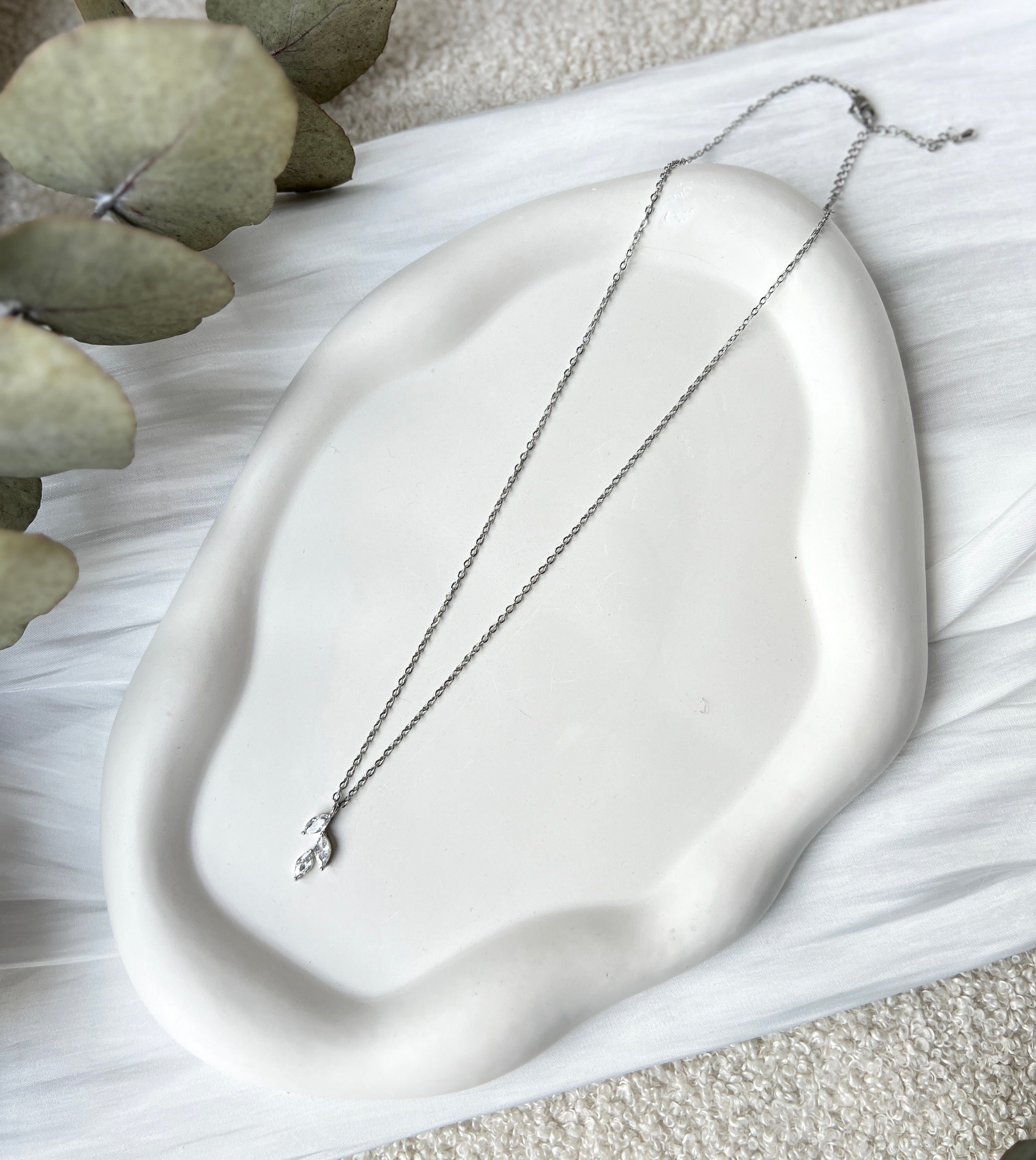 Halskette, Zirkonia Anhänger, feine glänzende Kette, Brautschmuck