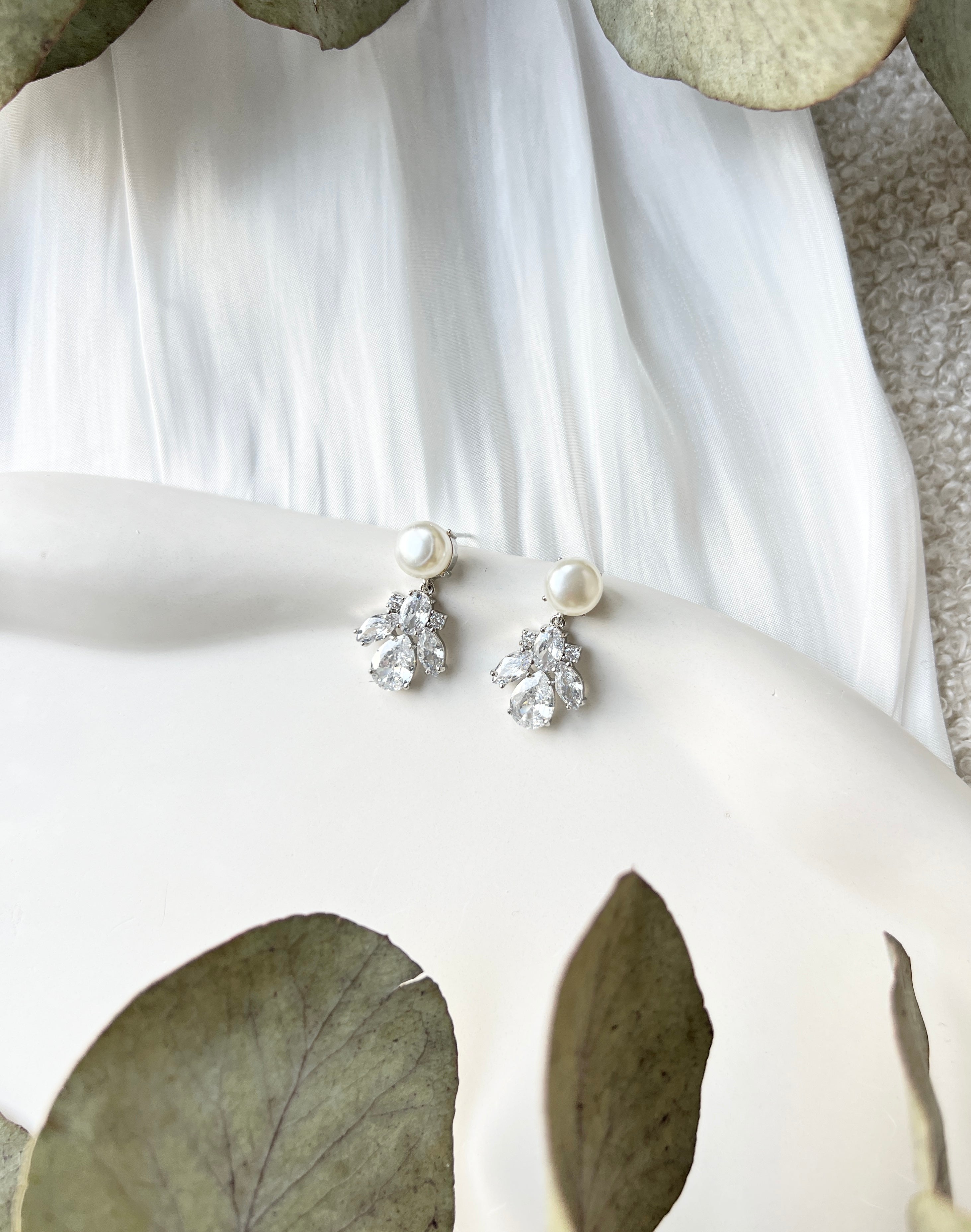 Schmuckset - Halskette und Ohrringe, Silber, funkelnde Zirkoniasteine und feine Perlen, Brautset, Brautohrringe, Brautschmuck, Damenschmuck (Kopie)