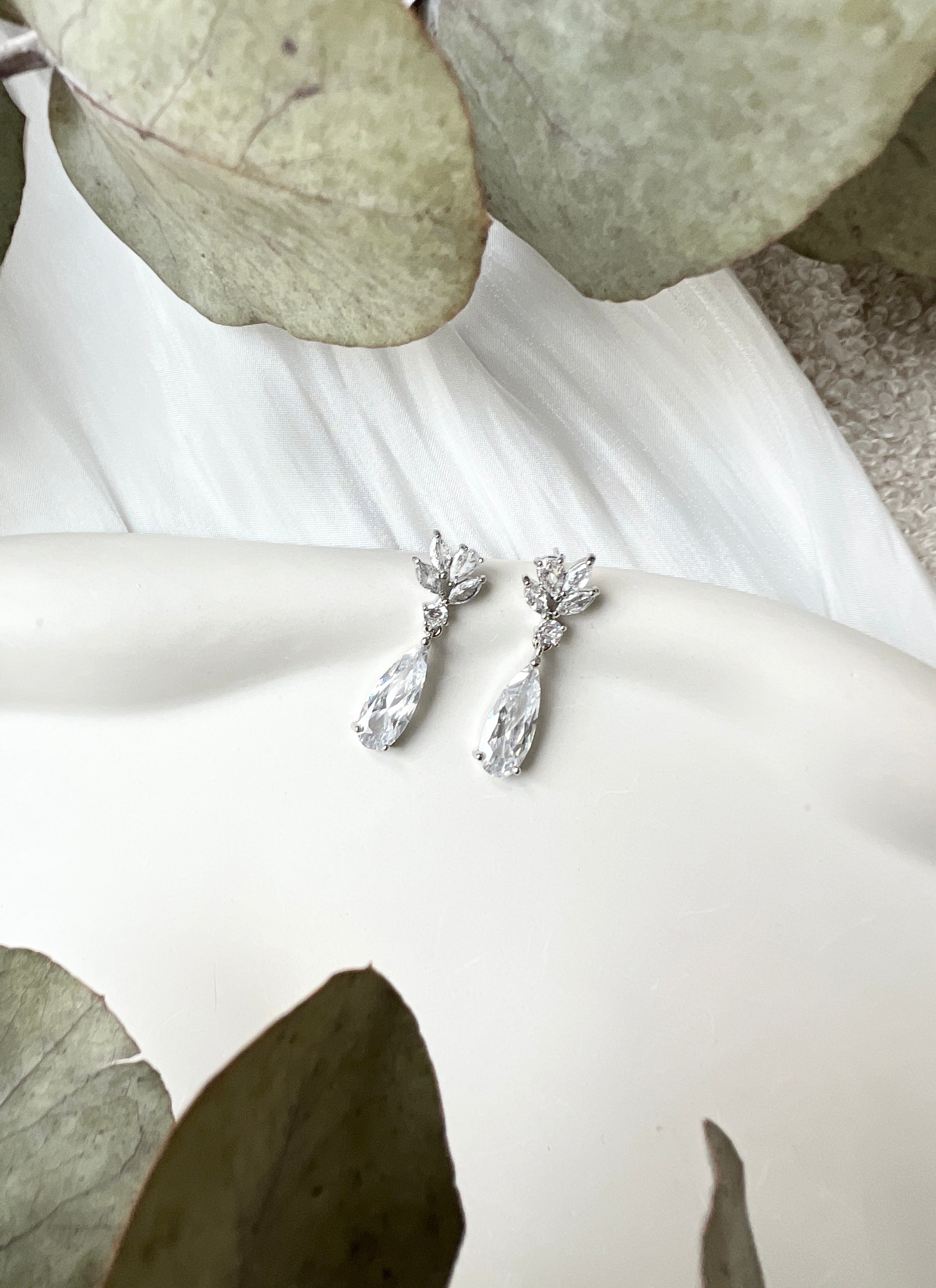 Ohrringe, Gold oder Silber, funkelnde Tropfenohrringe, elegante Ohrstecker, Brautschmuck