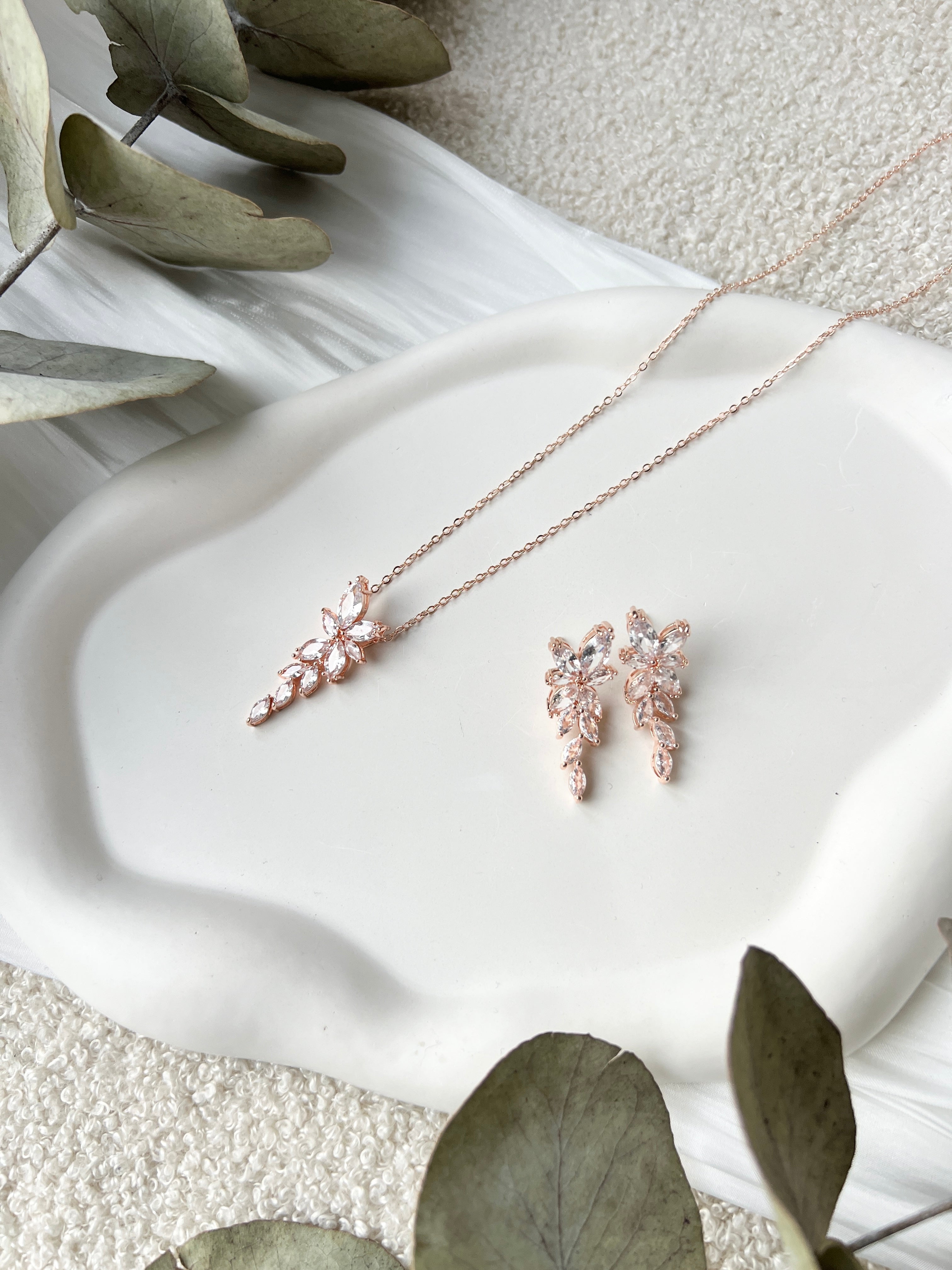 Brautset, Gold, Silber oder Roségold, Halskette und Ohrringe, funkelnde Ohrstecker, glänzende Kette, Brautschmuck