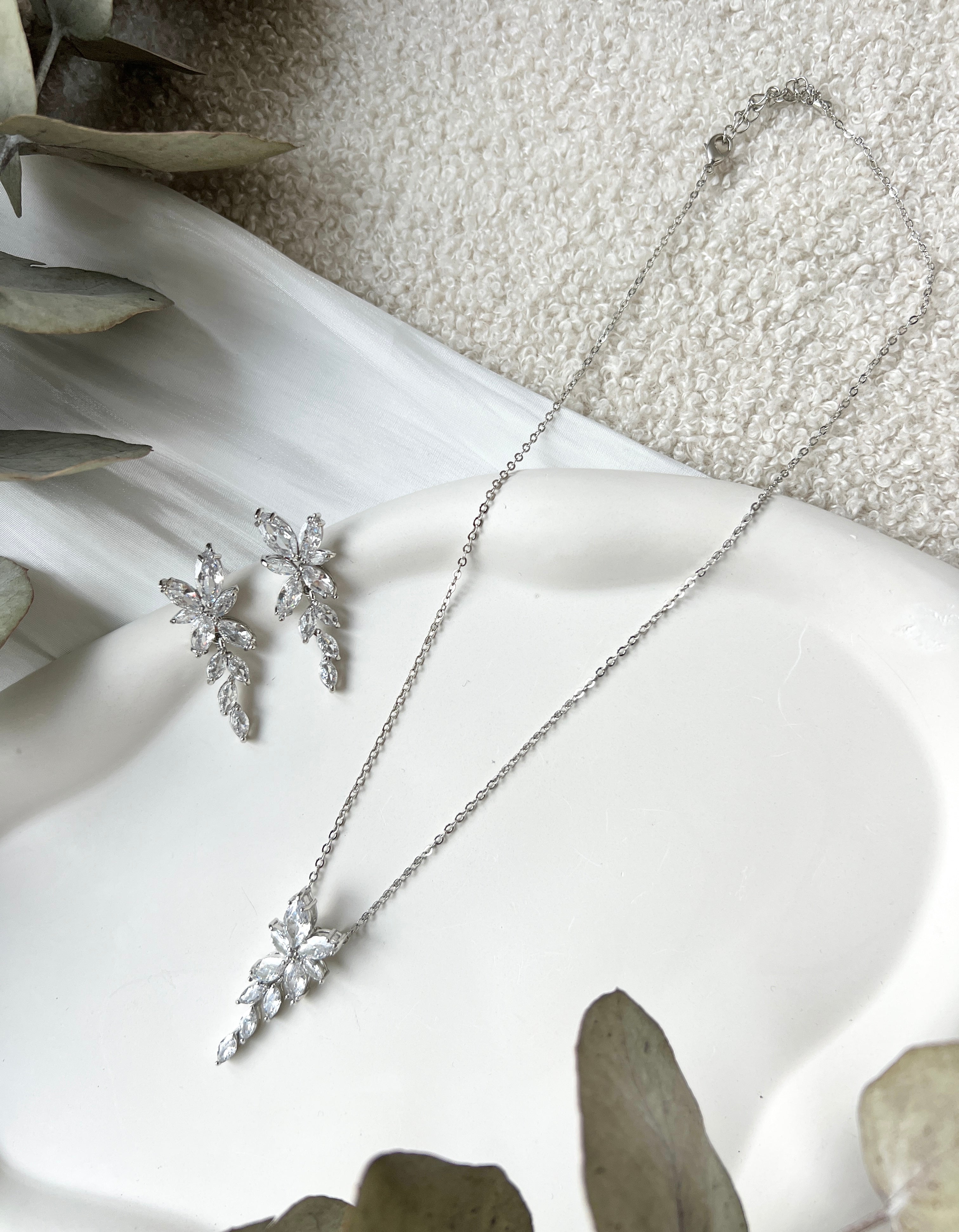 Brautset, Gold, Silber oder Roségold, Halskette und Ohrringe, funkelnde Ohrstecker, glänzende Kette, Brautschmuck