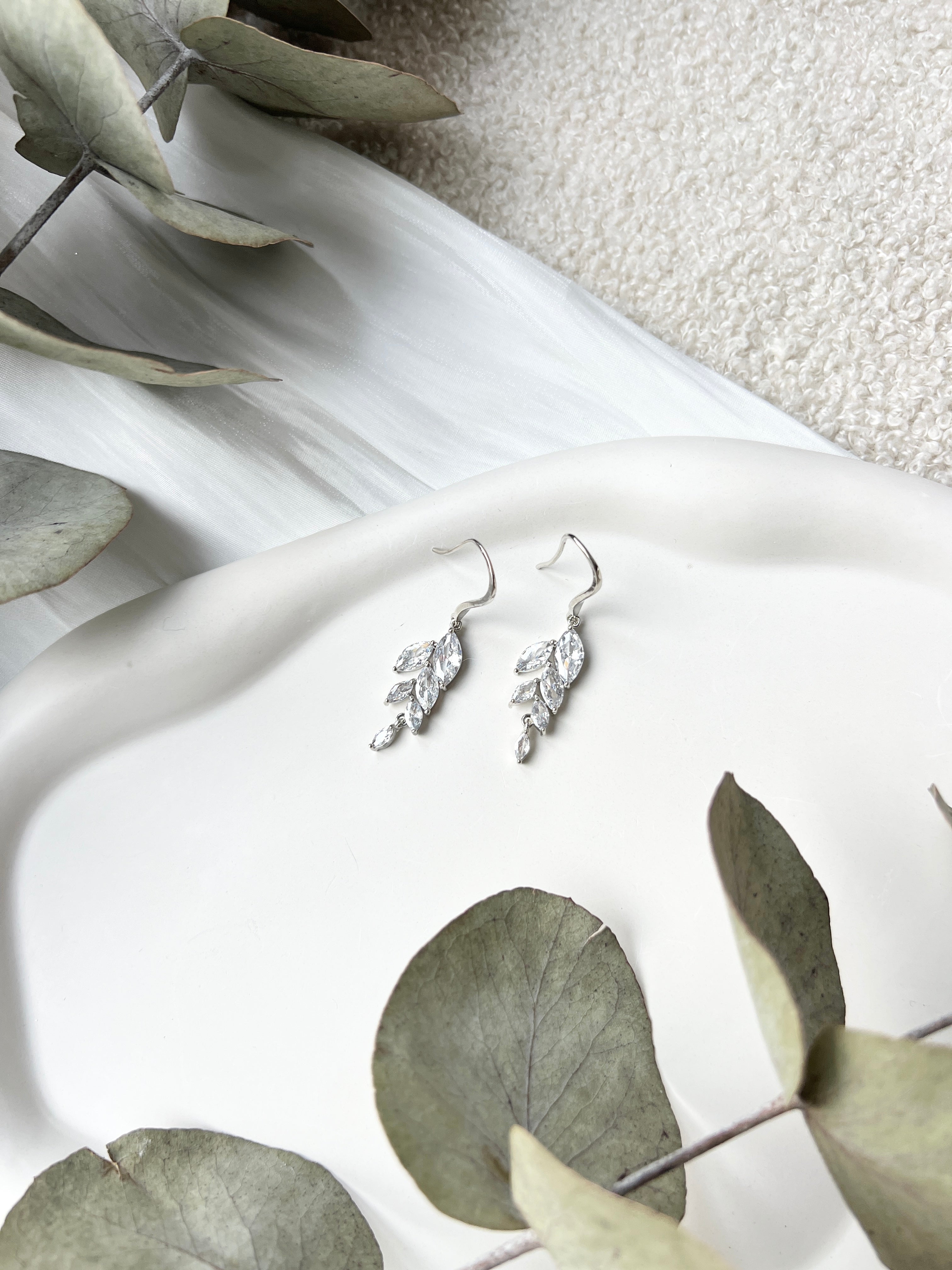 Schmuckset - Halskette und Ohrringe, Silber, Zirconia Steine, Brautschmuck, feine Blätter