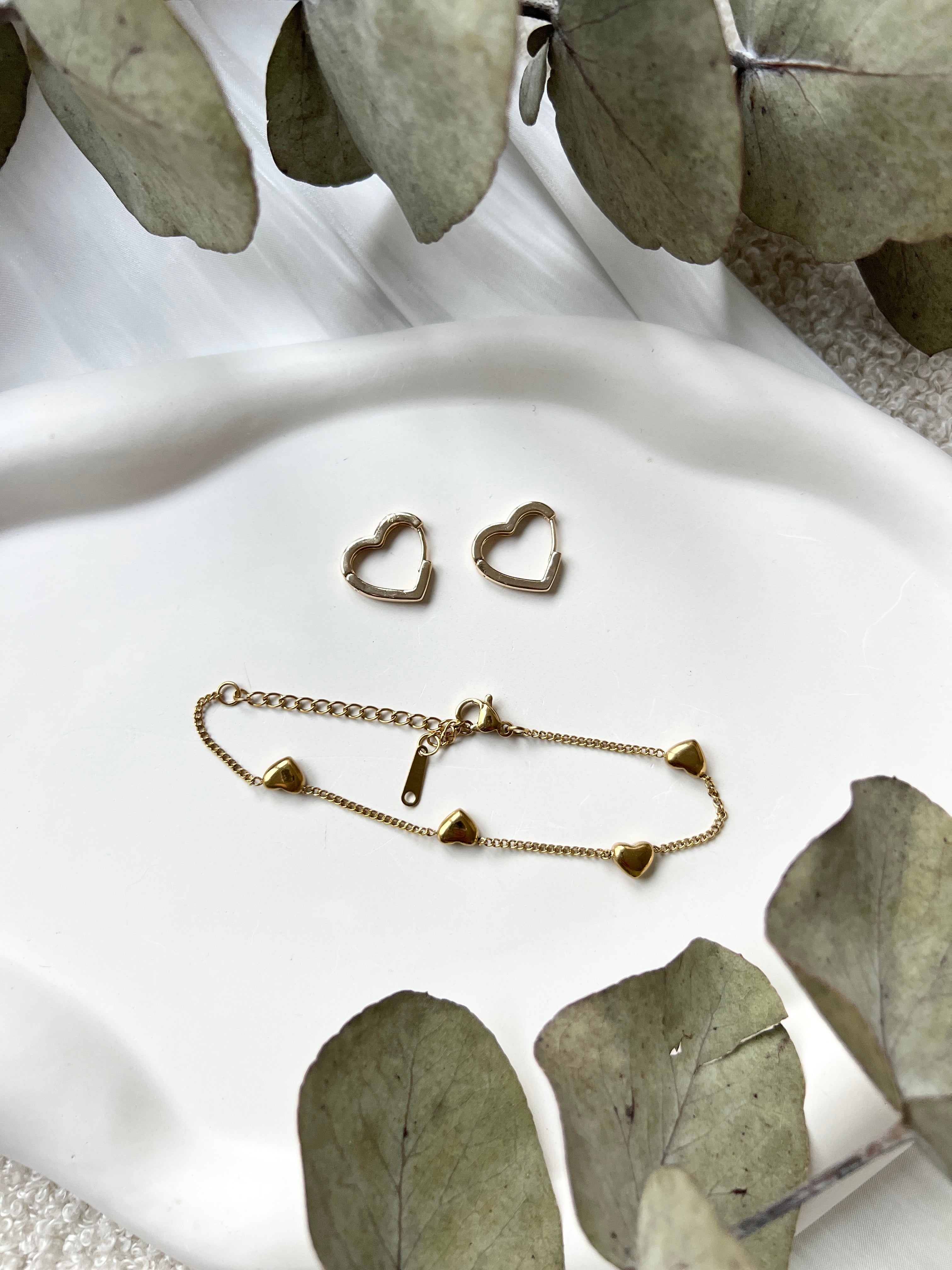 Schmuckset, Armband und Ohrringe, Geschenk fuer Sie, Geschenkset, Herz, Herzform, Herzschmuck, Liebe, Valentinstag, Valentinstagsgeschenk Frauen, Damenschmuck, Frauenschmuck, Creolen, Trauzeugin