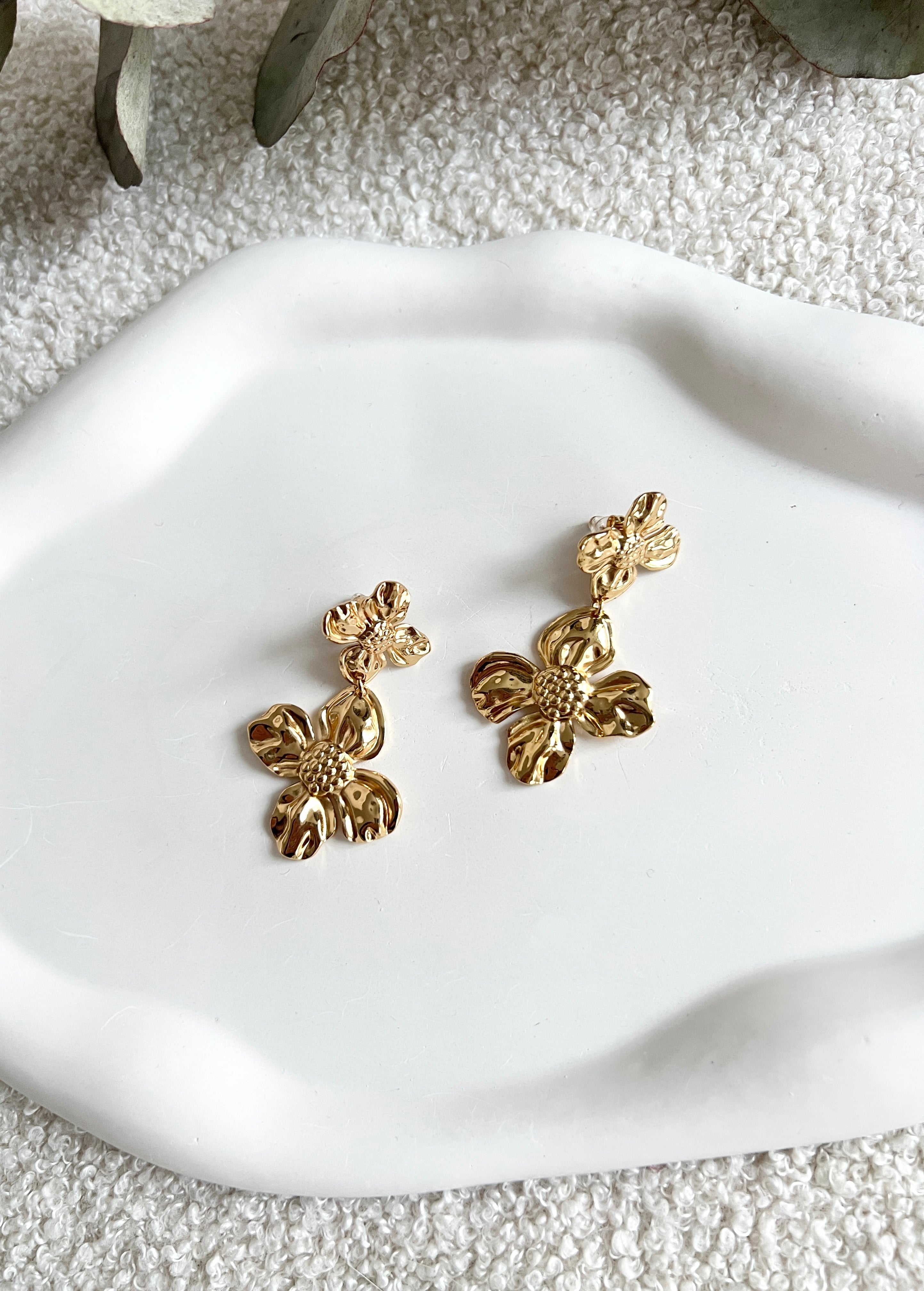 Braut Ohrringe, Gold, Blüten Form, elegante Hängeohrringe, Blumen Schmuck