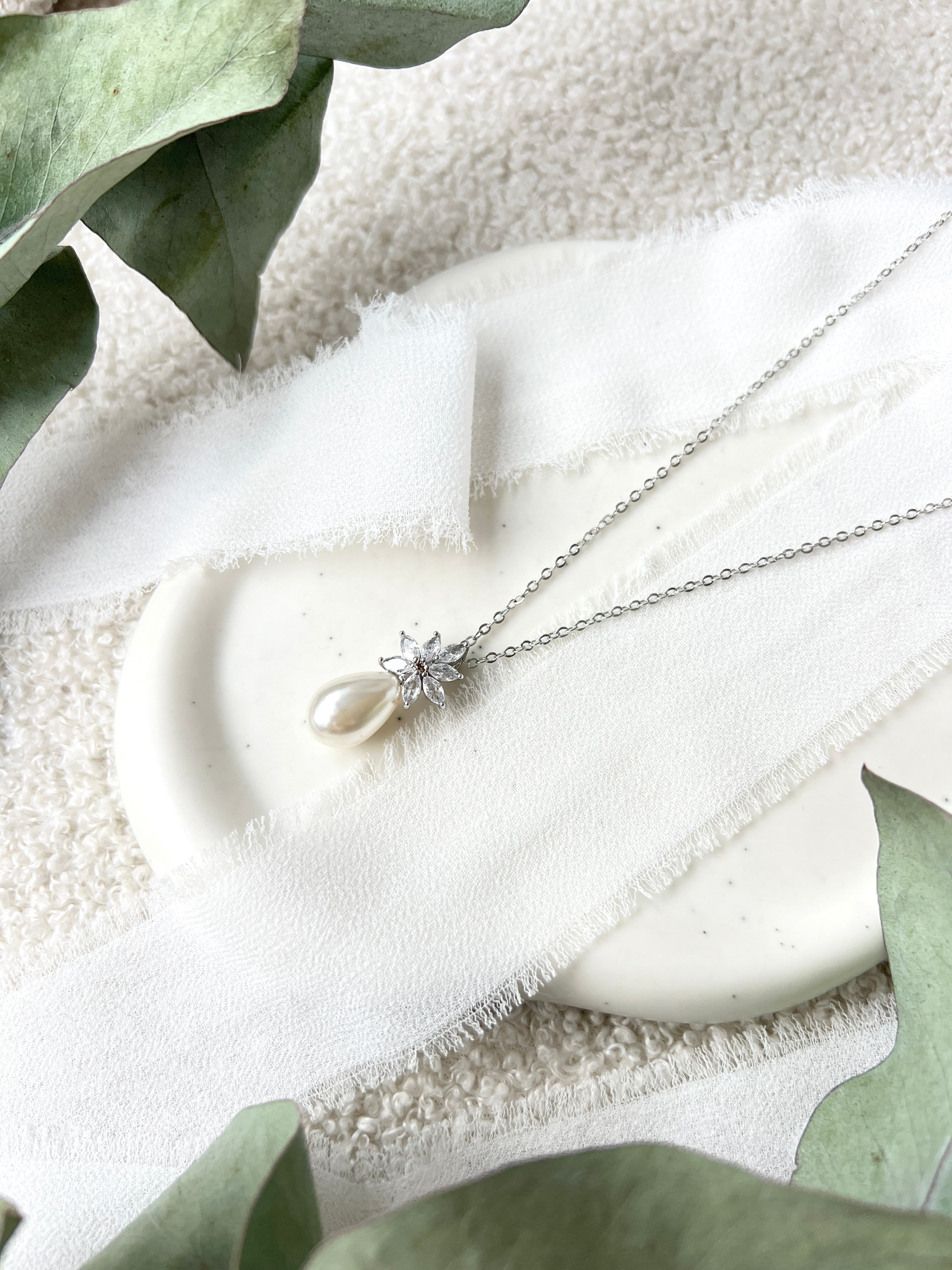 Halskette mit Perlenanhänger - Gold oder Silber, Brauthalskette, Brautschmuck