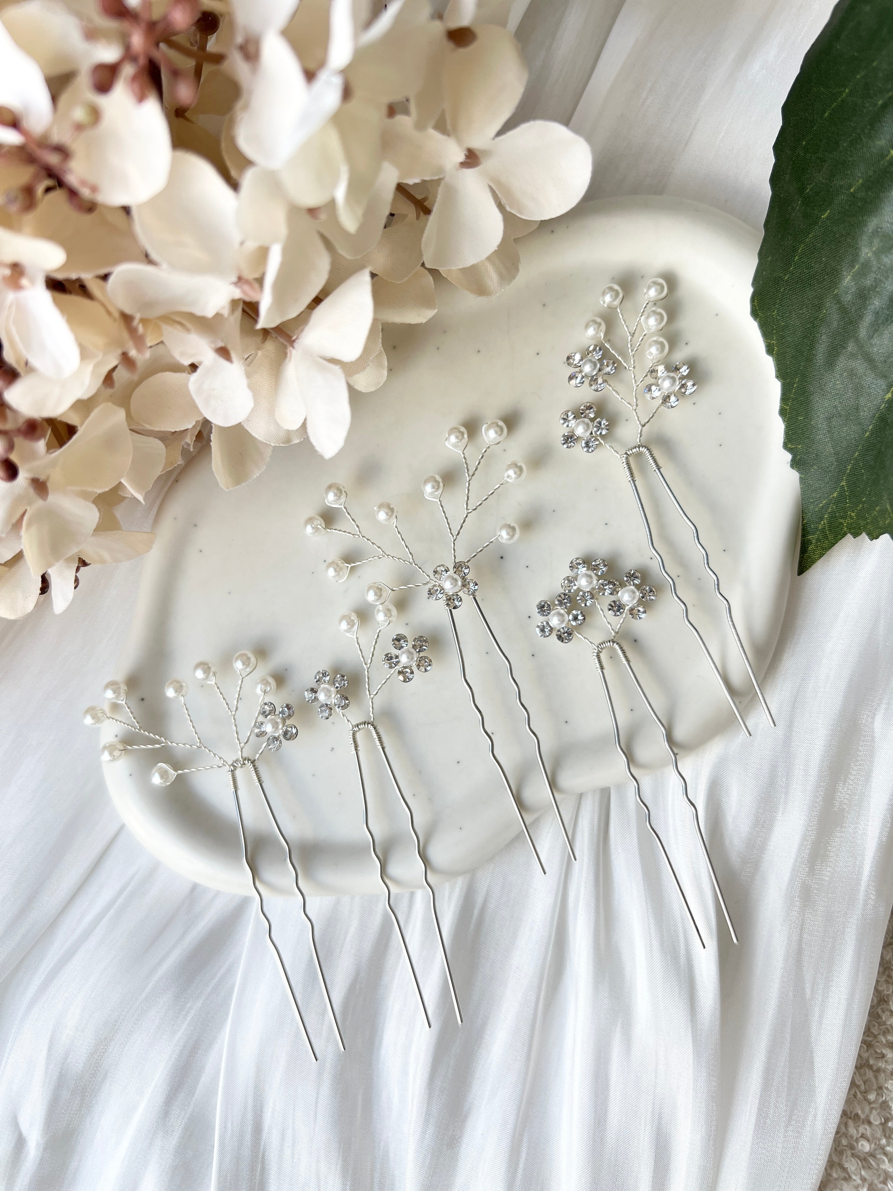 Haarnadeln, Silber, Set 5 Stück, weiße Perlen und Blüten, Brautschmuck