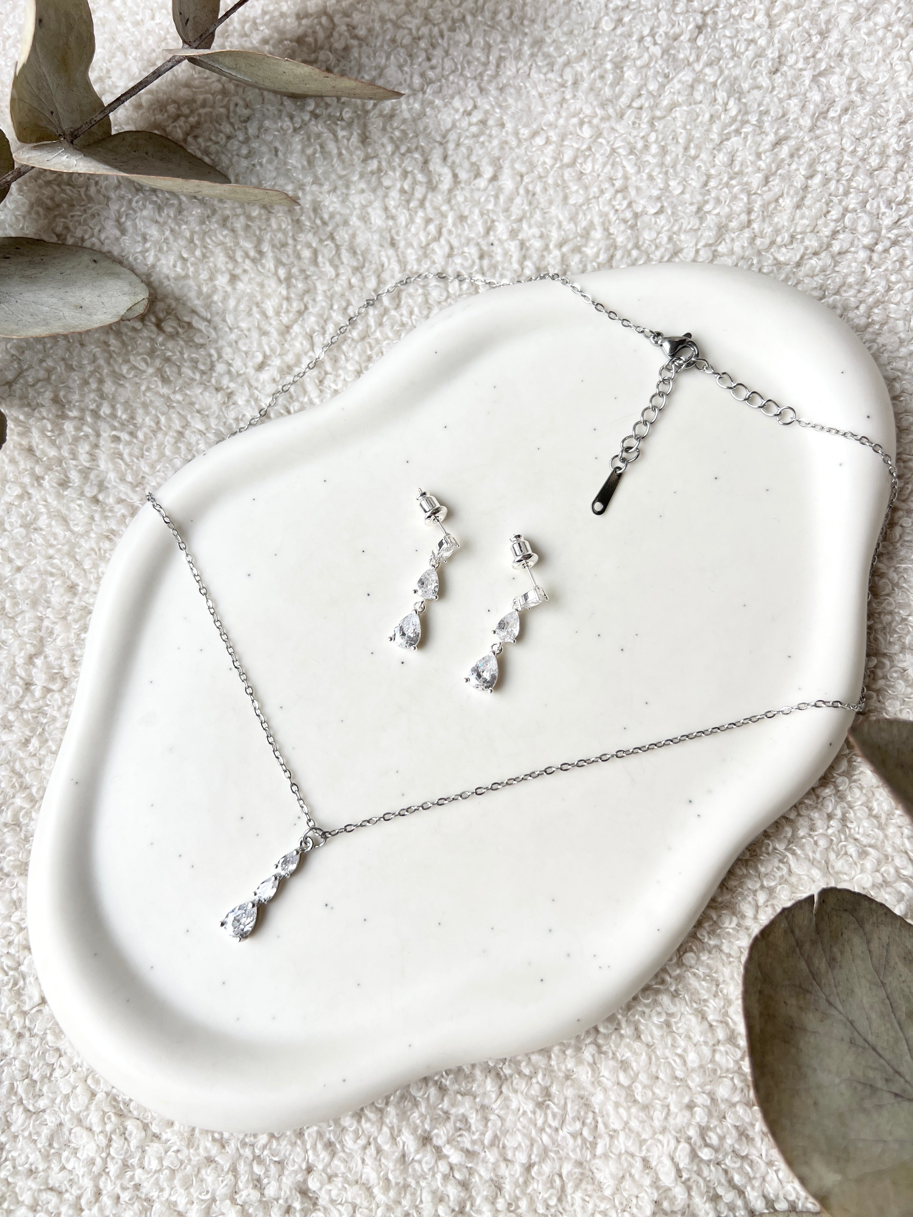 Schmuckset - Halskette und Ohrringe, Silber, funkelnde Zirkoniasteine, Brautset, Brautohrringe, Brautschmuck, Damenschmuck