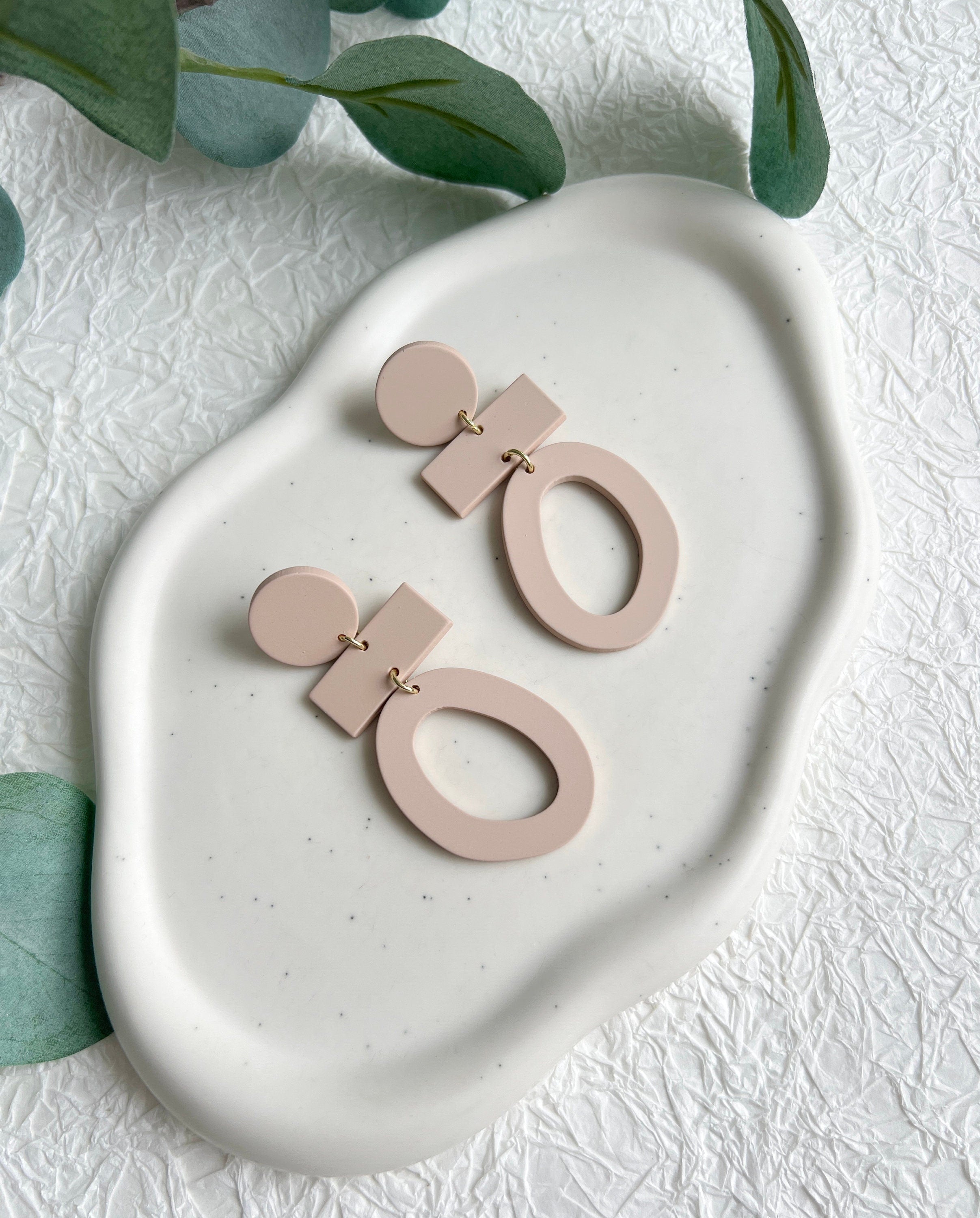 Lange Ohrringe, Beige/Gelb, Beige/Altrosa, Oval geometrische Form, große Hängeohrringe, - Puder-Ohrringe-Schmuckblüte