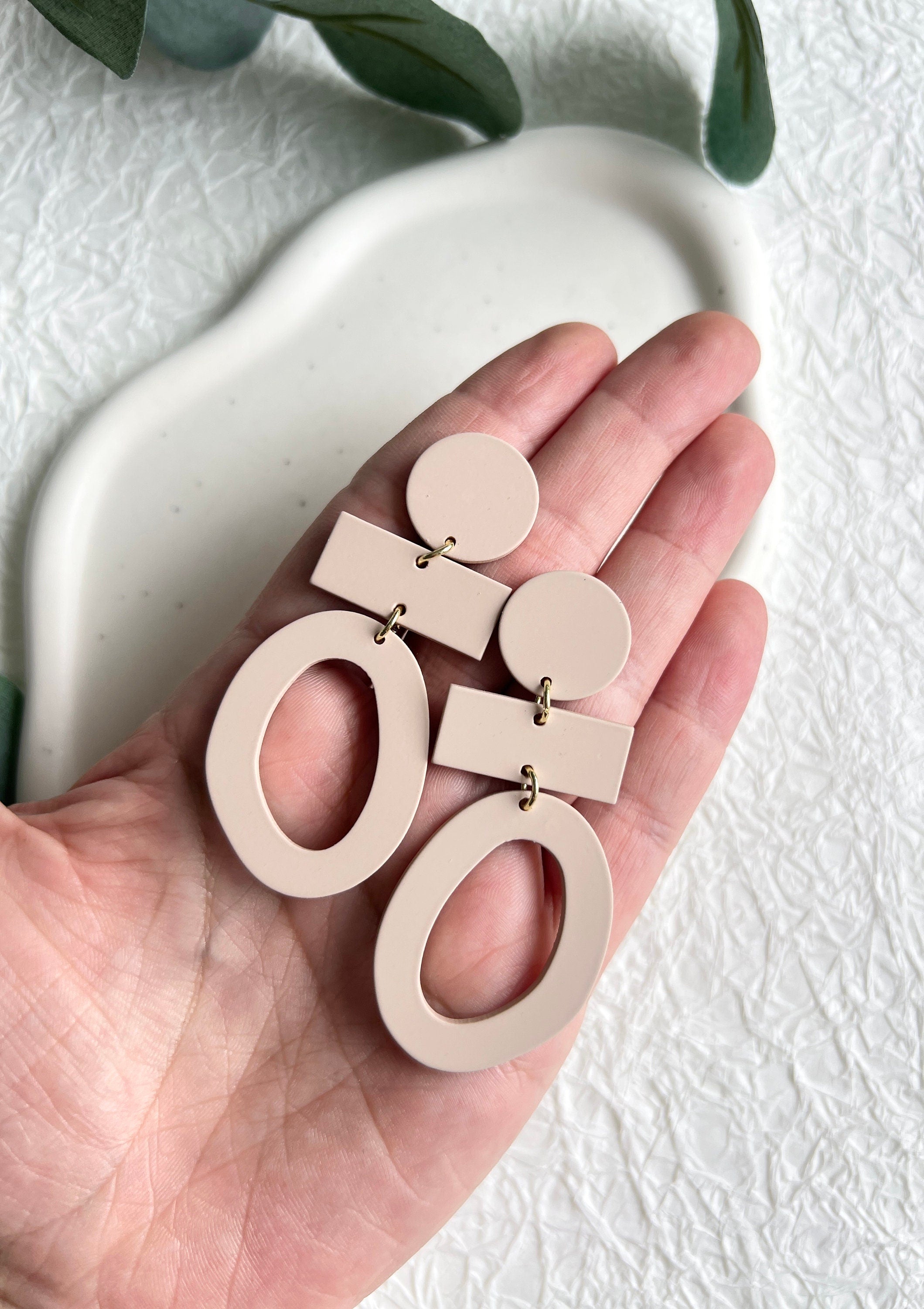 Lange Ohrringe, Beige/Gelb, Beige/Altrosa, Oval geometrische Form, große Hängeohrringe, - Puder-Ohrringe-Schmuckblüte