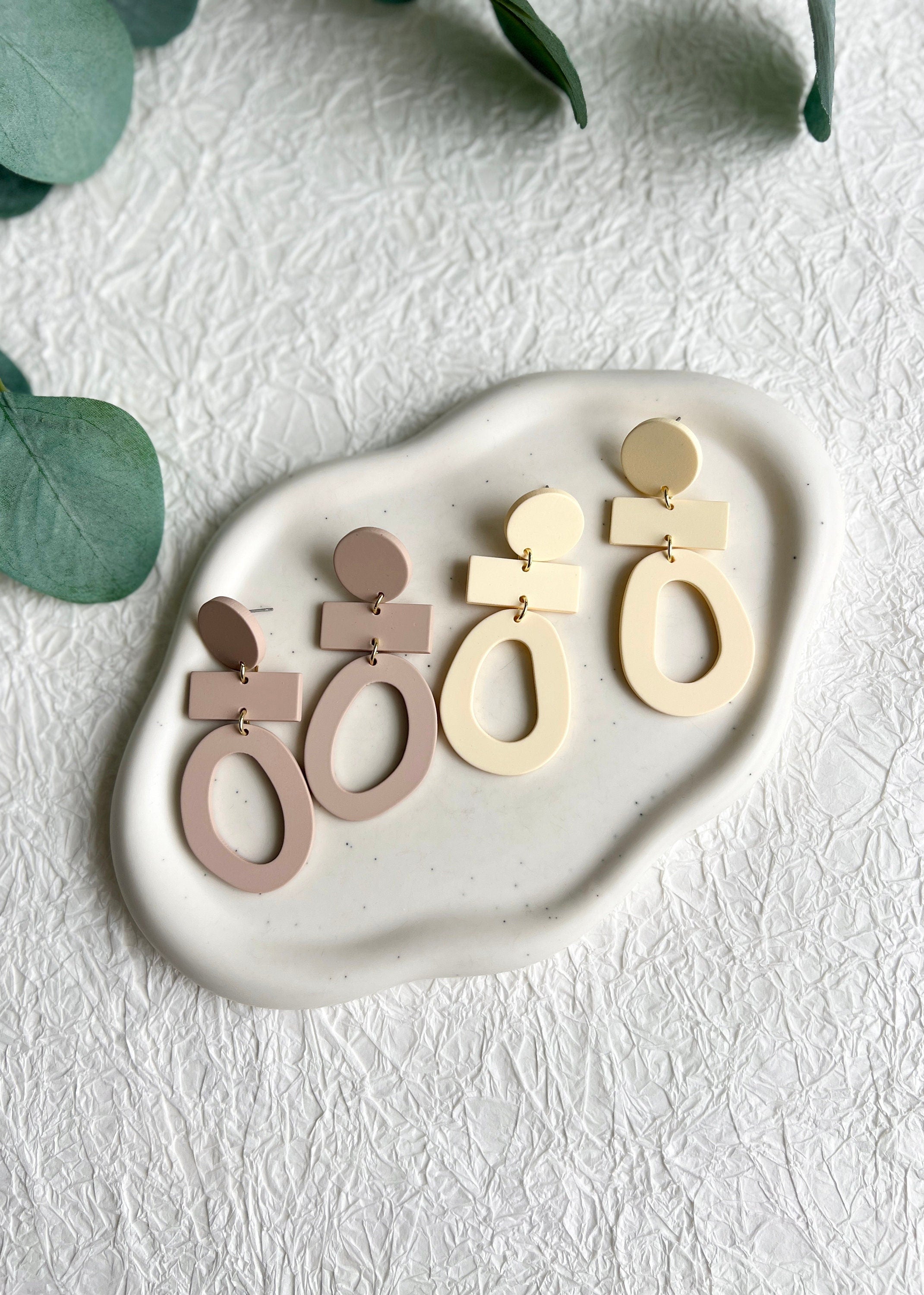 Lange Ohrringe, Beige/Gelb, Beige/Altrosa, Oval geometrische Form, große Hängeohrringe, - Puder-Ohrringe-Schmuckblüte