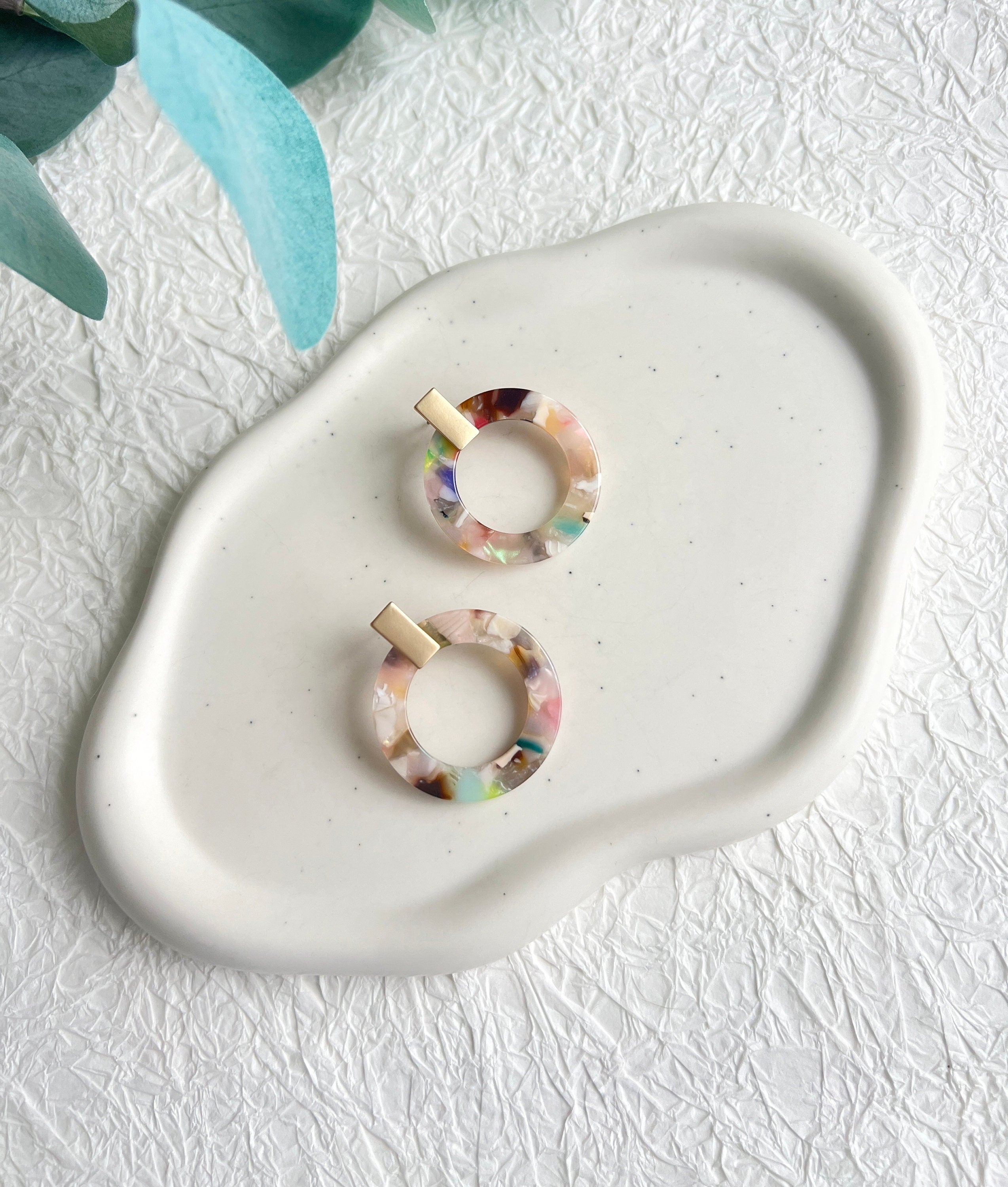 Lange Ohrringe bunt, gold Detail, Acryl, runde Ohrringe, Kreis Form, Trend, moderner Ohrschmuck,-Ohrringe-Schmuckblüte