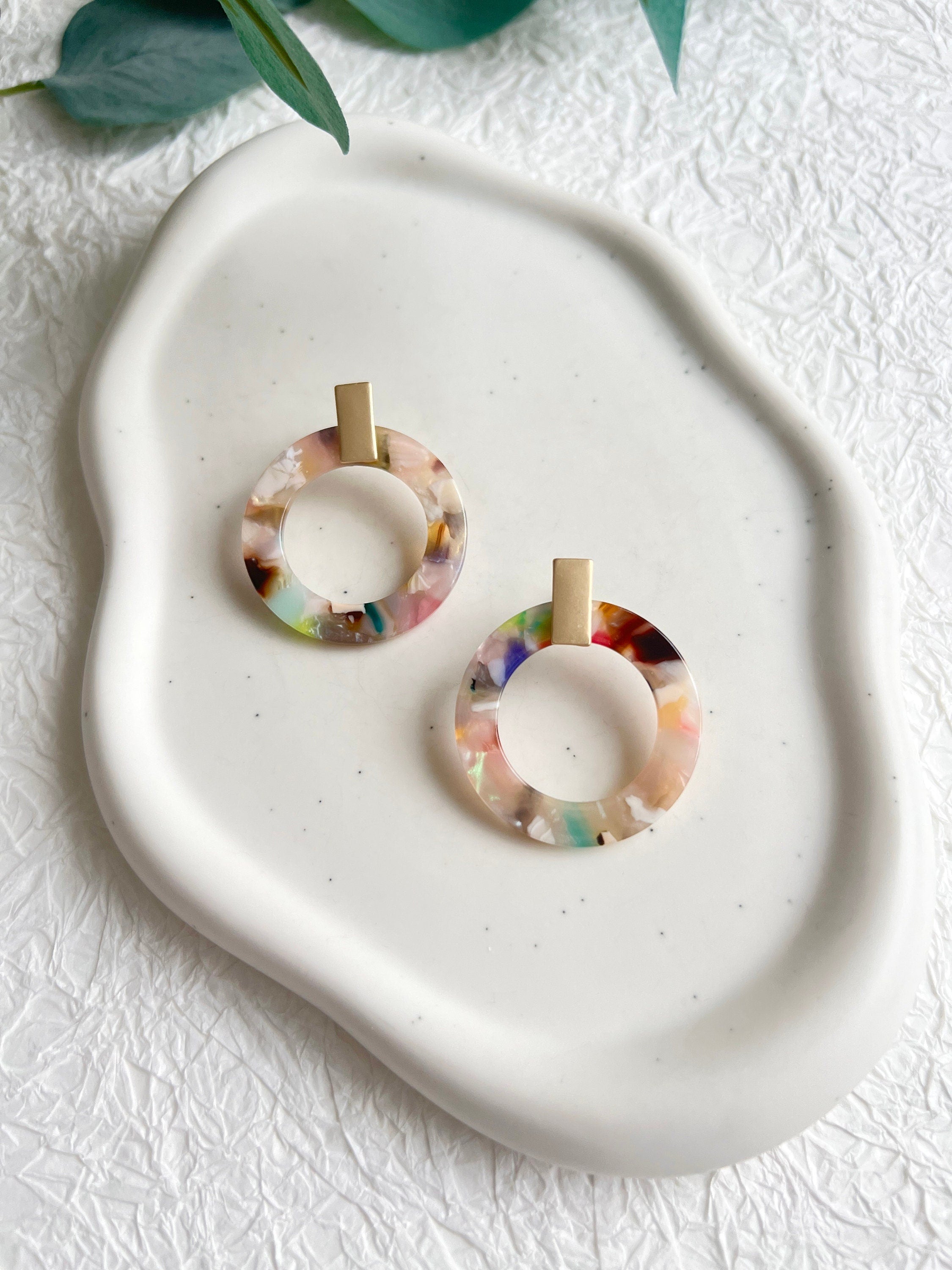 Lange Ohrringe bunt, gold Detail, Acryl, runde Ohrringe, Kreis Form, Trend, moderner Ohrschmuck,-Ohrringe-Schmuckblüte