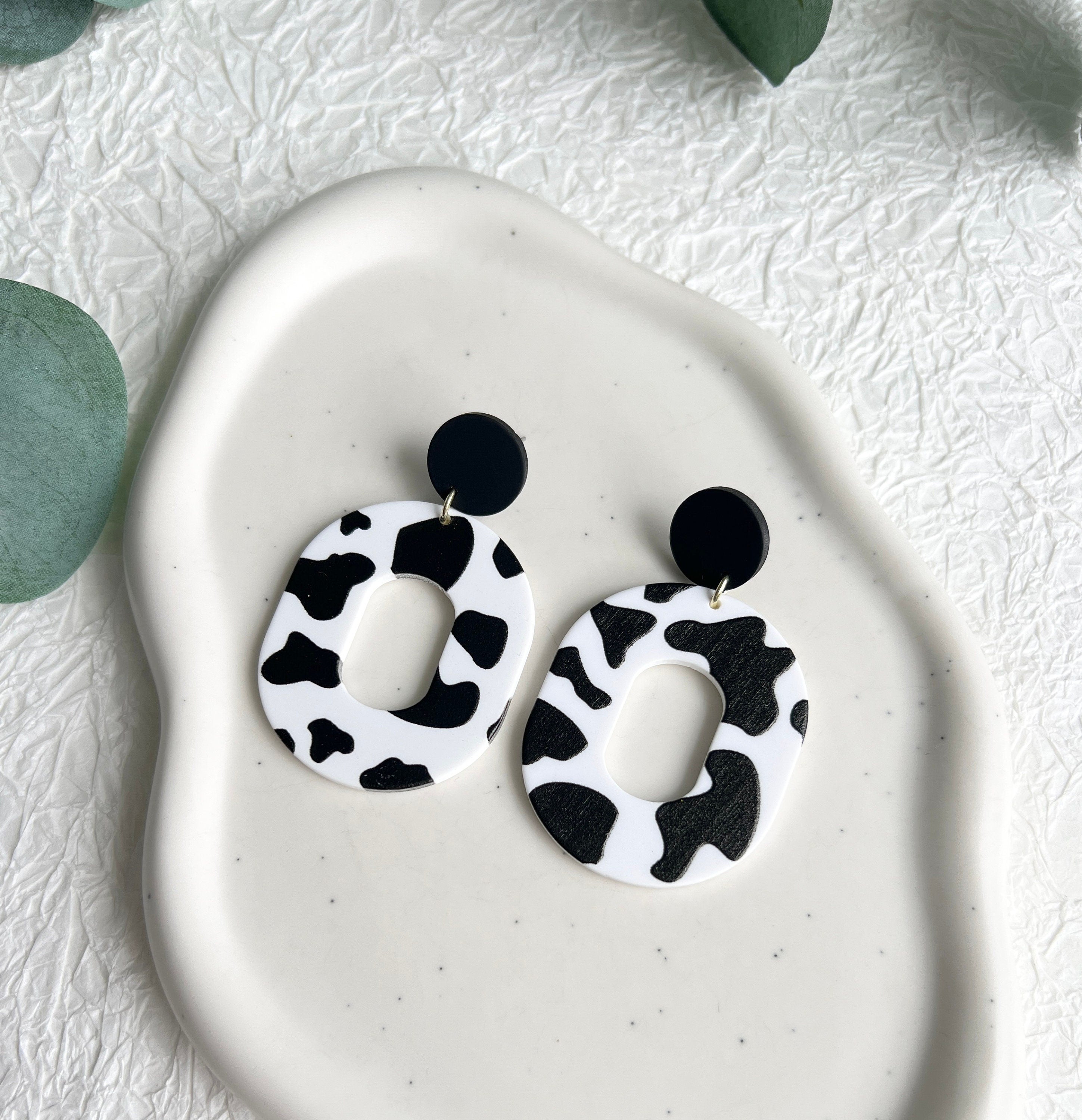 Lange Ohrringe, weiß und schwarz, Ovale runde Hängeohrringe, moderner Ohrschmuck, trend-Ohrringe-Schmuckblüte