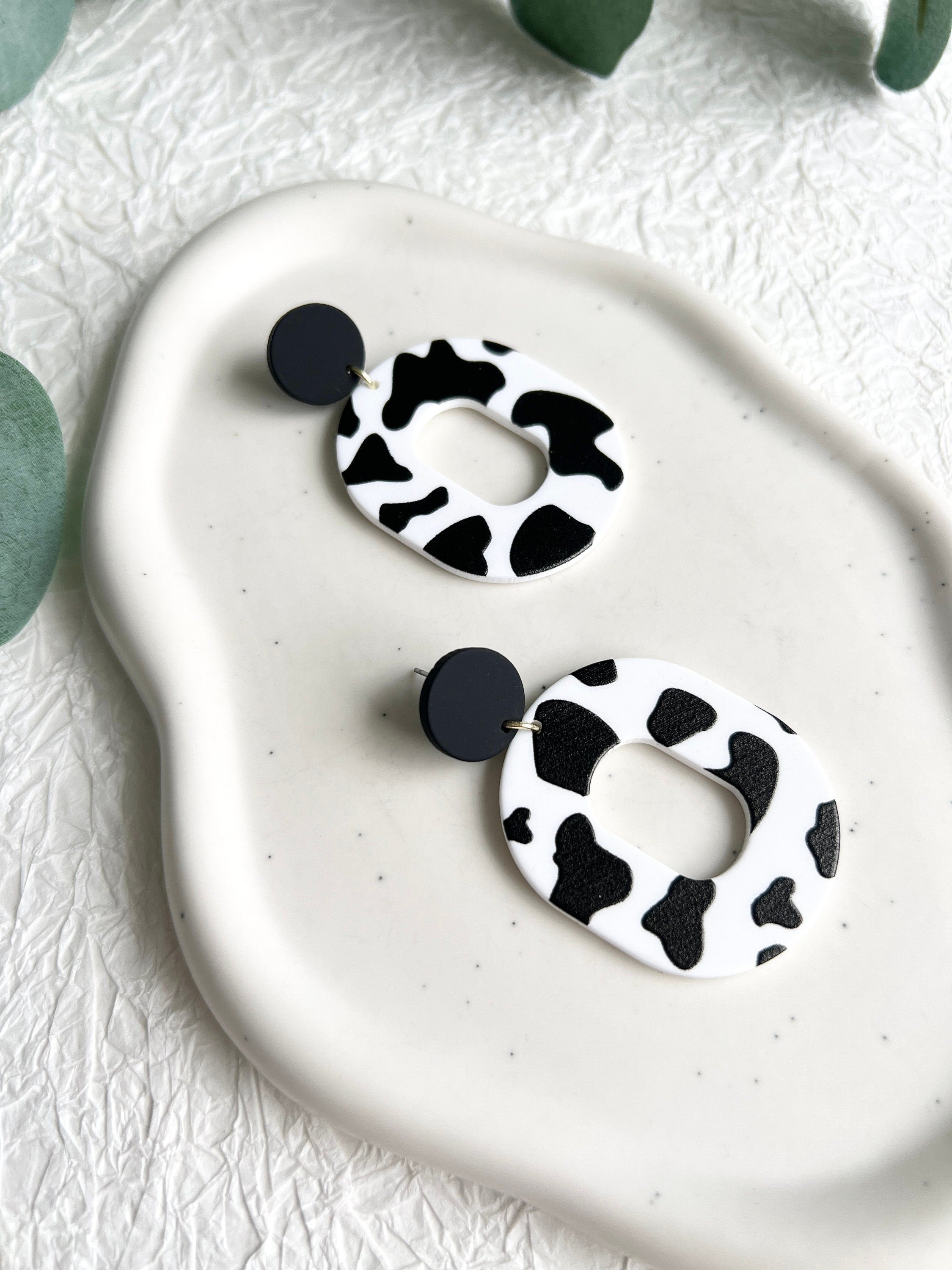 Lange Ohrringe, weiß und schwarz, Ovale runde Hängeohrringe, moderner Ohrschmuck, trend-Ohrringe-Schmuckblüte