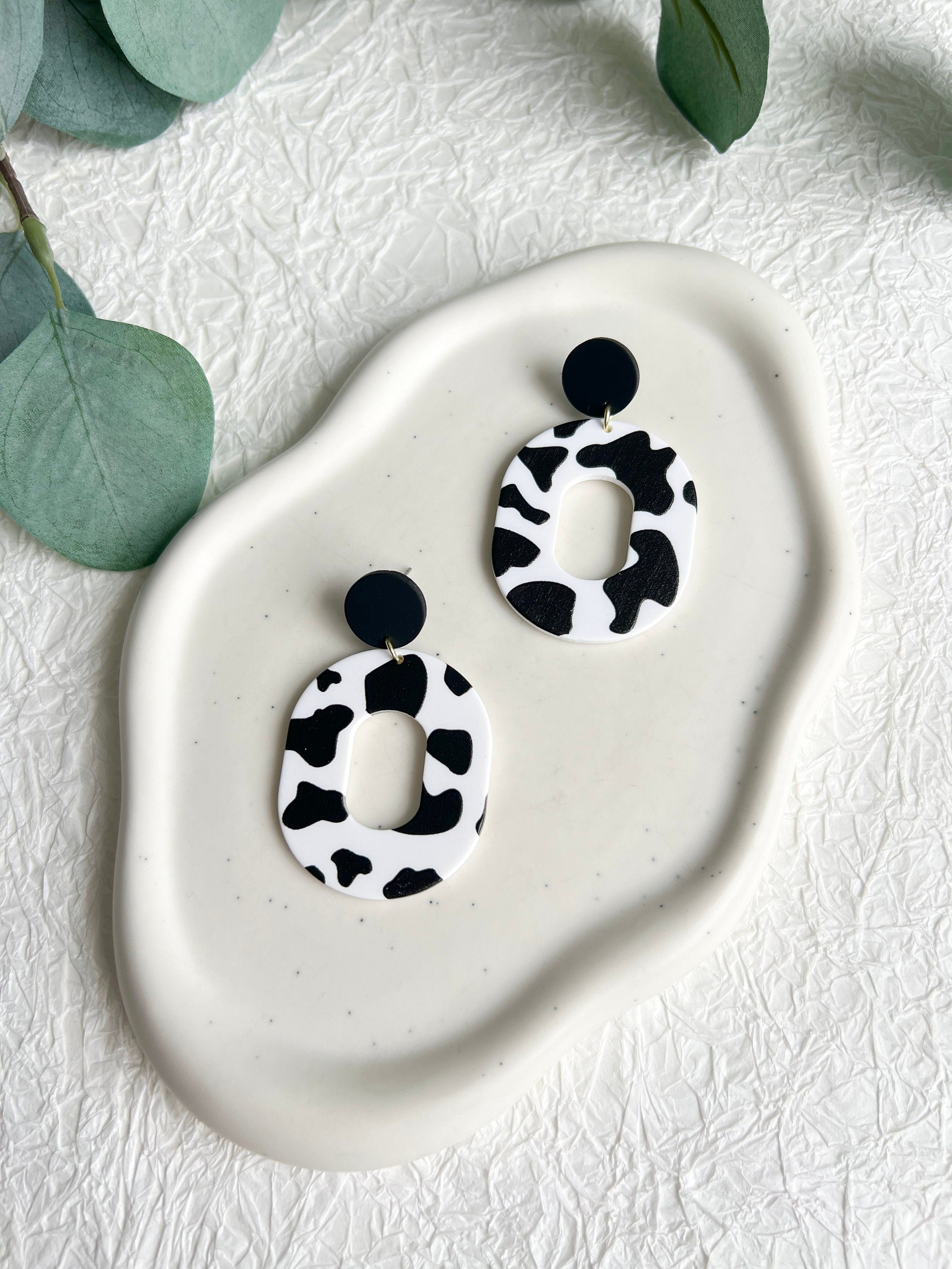 Lange Ohrringe, weiß und schwarz, Ovale runde Hängeohrringe, moderner Ohrschmuck, trend-Ohrringe-Schmuckblüte