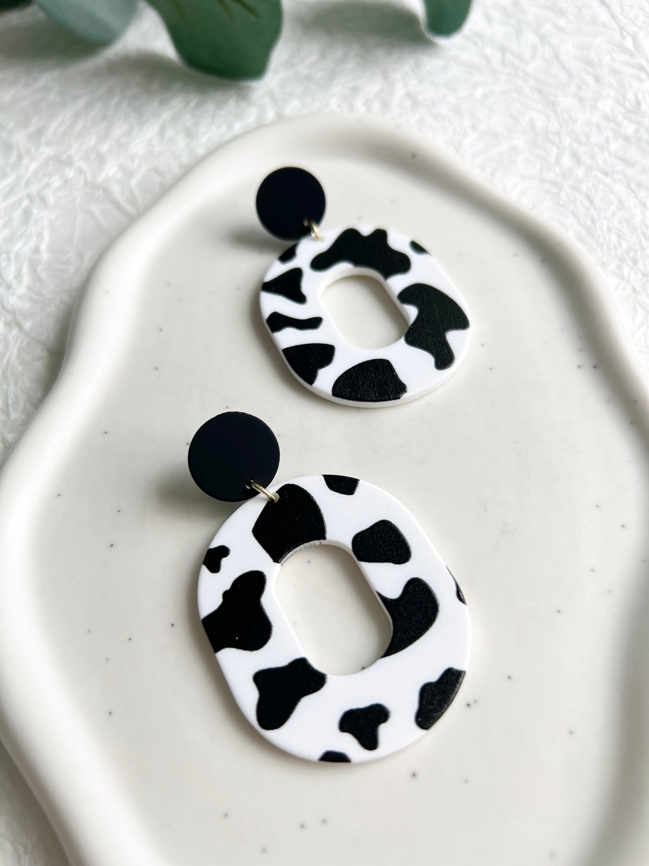 Lange Ohrringe, weiß und schwarz, Ovale runde Hängeohrringe, moderner Ohrschmuck, trend-Ohrringe-Schmuckblüte