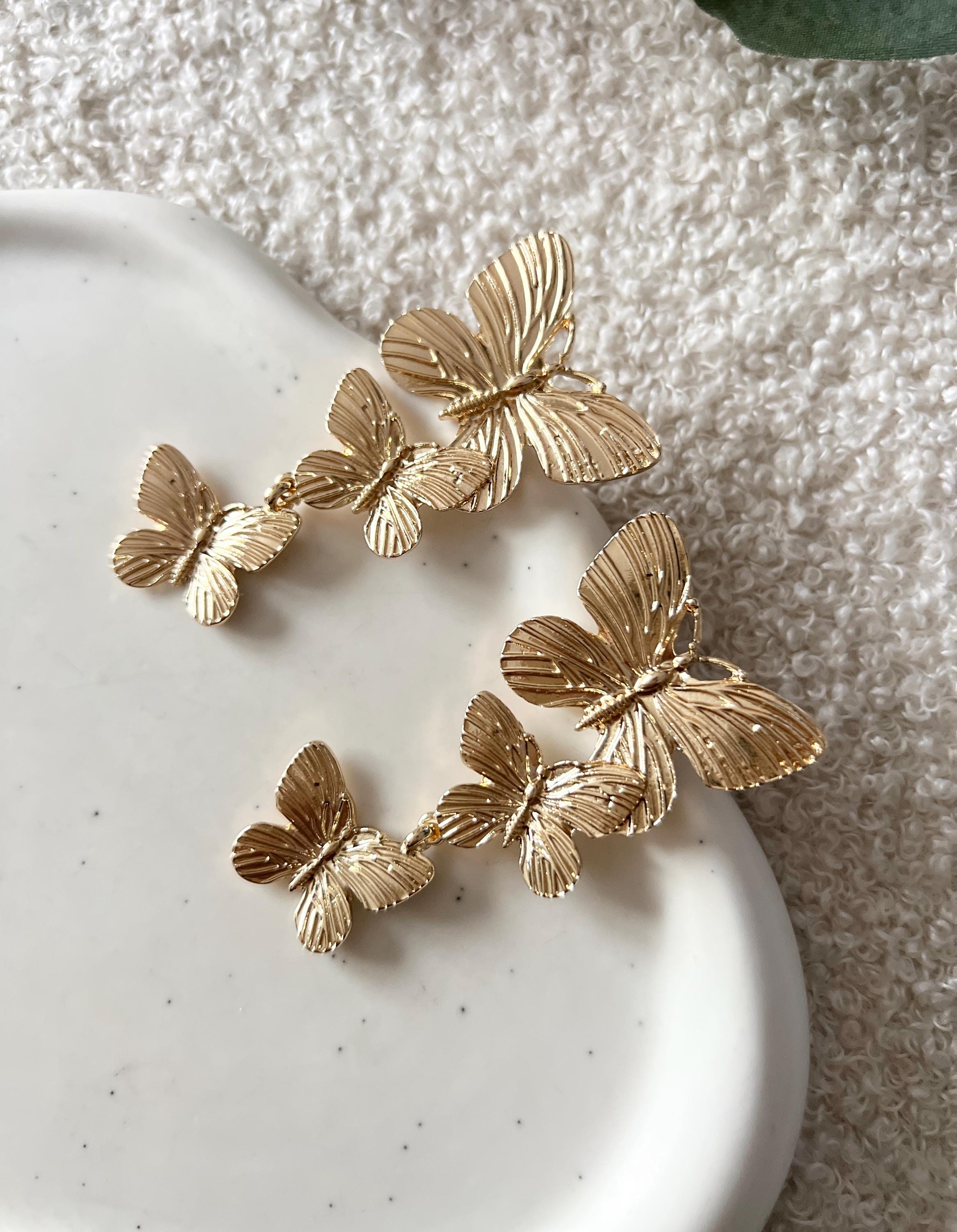 Ohrringe, Gold, Schmetterlinge, Brautohrringe Standesamt, moderne Hängeohrringe, Brautschmuck, Brautjungfer, Schmuck Hochzeit, lange Ohrstecker