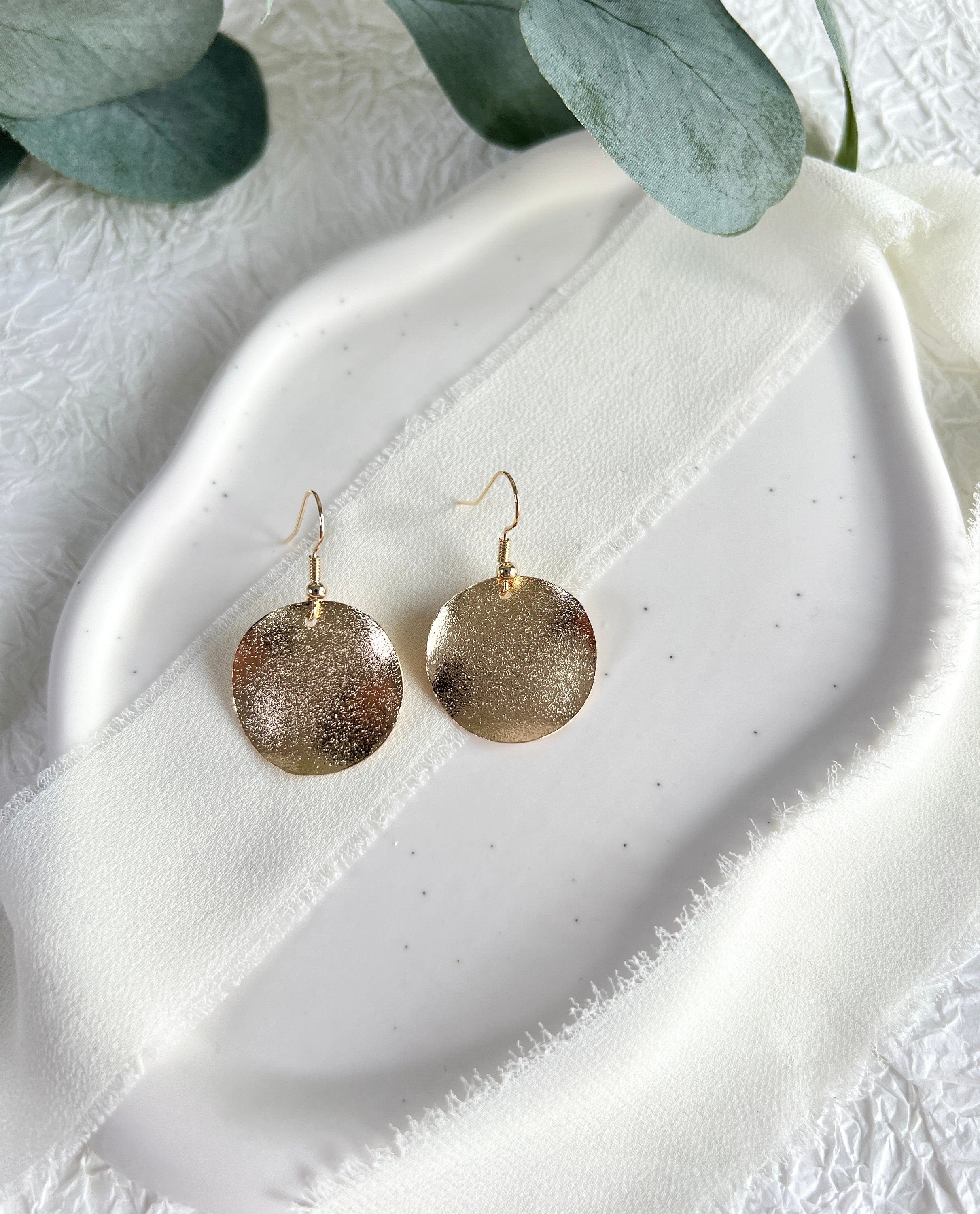 Moderne Ohrringe, Gold, Roségold, schlicht und minimalistisch, rund, uneben Hängeohrringe,-Ohrringe-Schmuckblüte