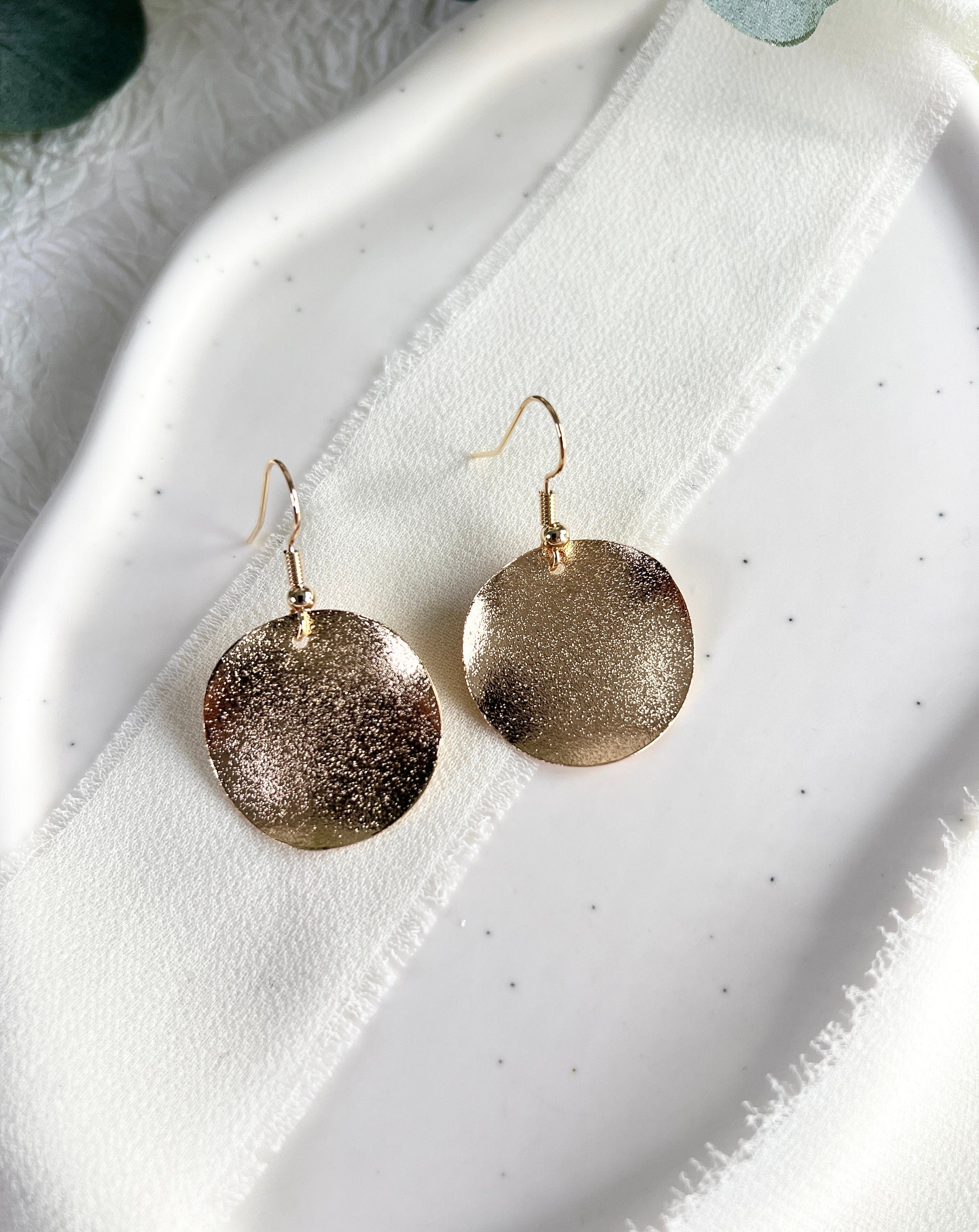 Moderne Ohrringe, Gold, Roségold, schlicht und minimalistisch, rund, uneben Hängeohrringe,-Ohrringe-Schmuckblüte