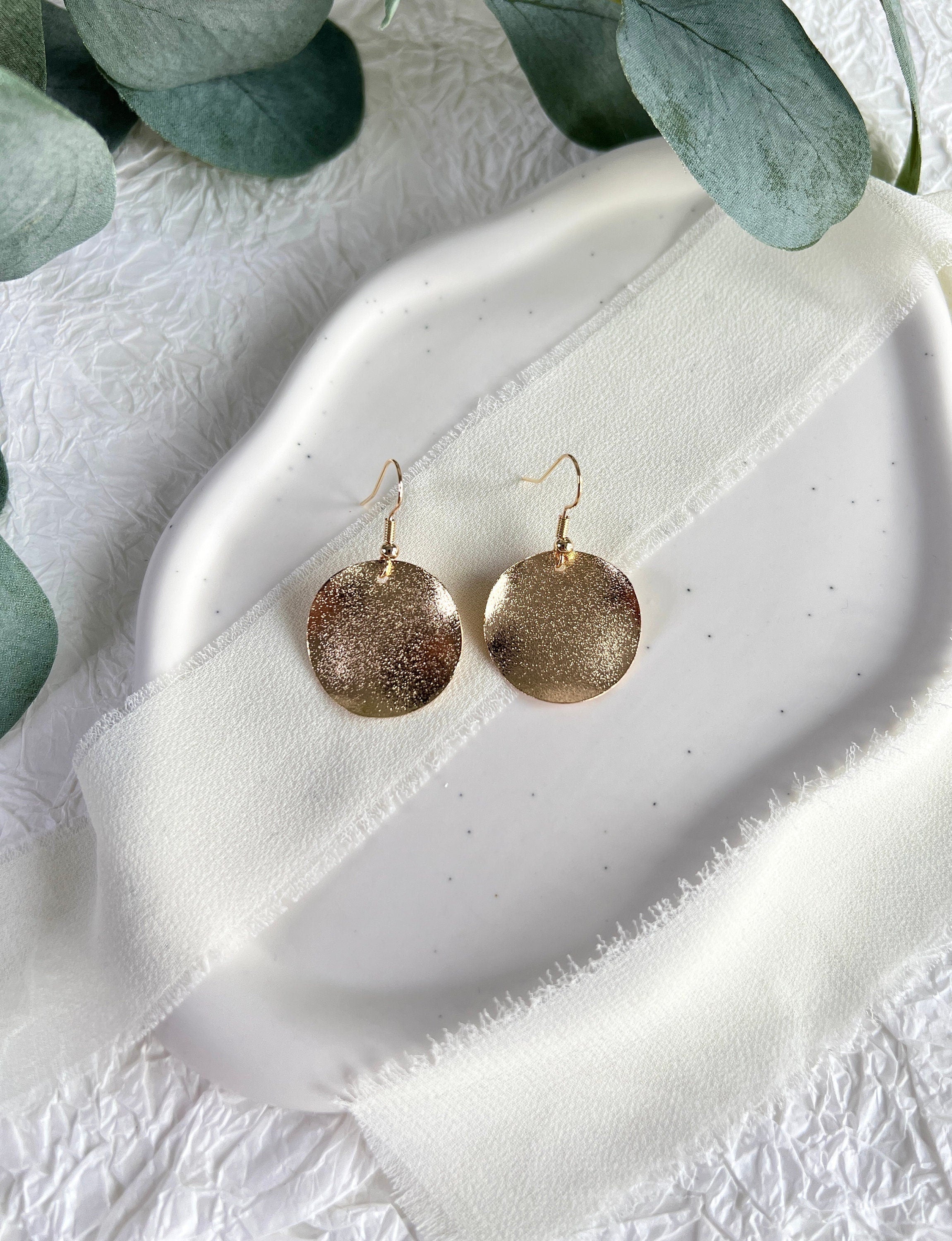 Moderne Ohrringe, Gold, Roségold, schlicht und minimalistisch, rund, uneben Hängeohrringe,-Ohrringe-Schmuckblüte