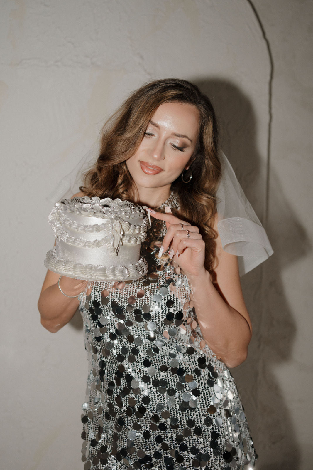 Silberne ovale Creolen, hellsilber, Ohrringe, moderne Brautohrringe, Schmuck Hochzeit, Geschenk fuer Sie, Weihnachtsgeschenk Frauen, Geburtstagsgeschenk, hochwertiger Ohrschmuck