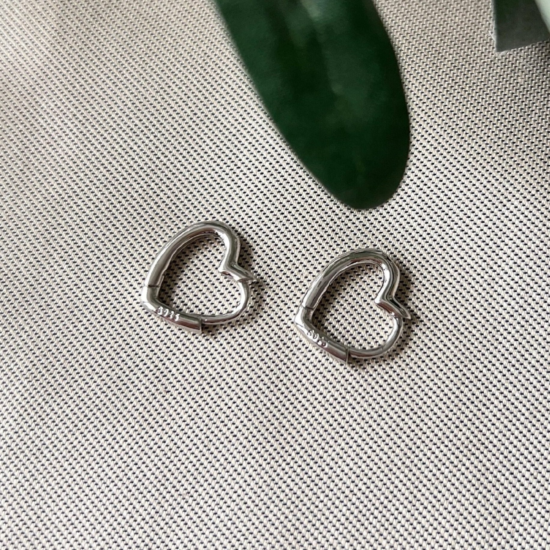 Ohrringe 925 Silber, 18k Gold, Herz Ohrringe, Huggie Ohrringe, Hoops, Creolen, Ohrstecker - Silber-Ohrringe-Schmuckblüte