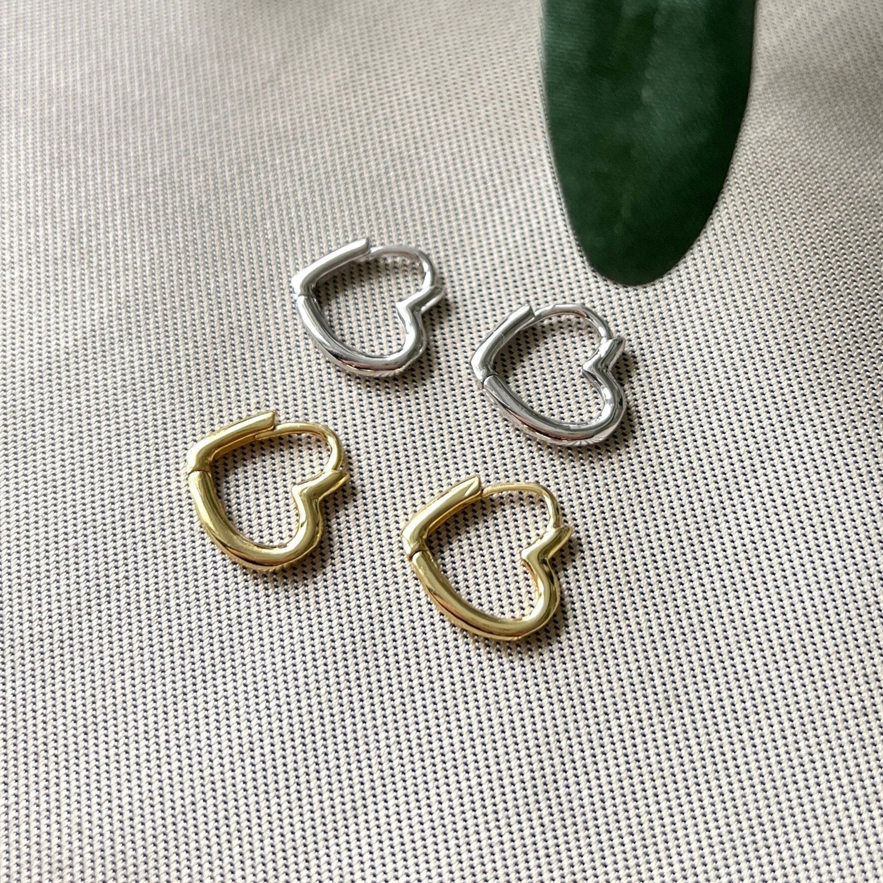 Ohrringe 925 Silber, 18k Gold, Herz Ohrringe, Huggie Ohrringe, Hoops, Creolen, Ohrstecker - Silber-Ohrringe-Schmuckblüte