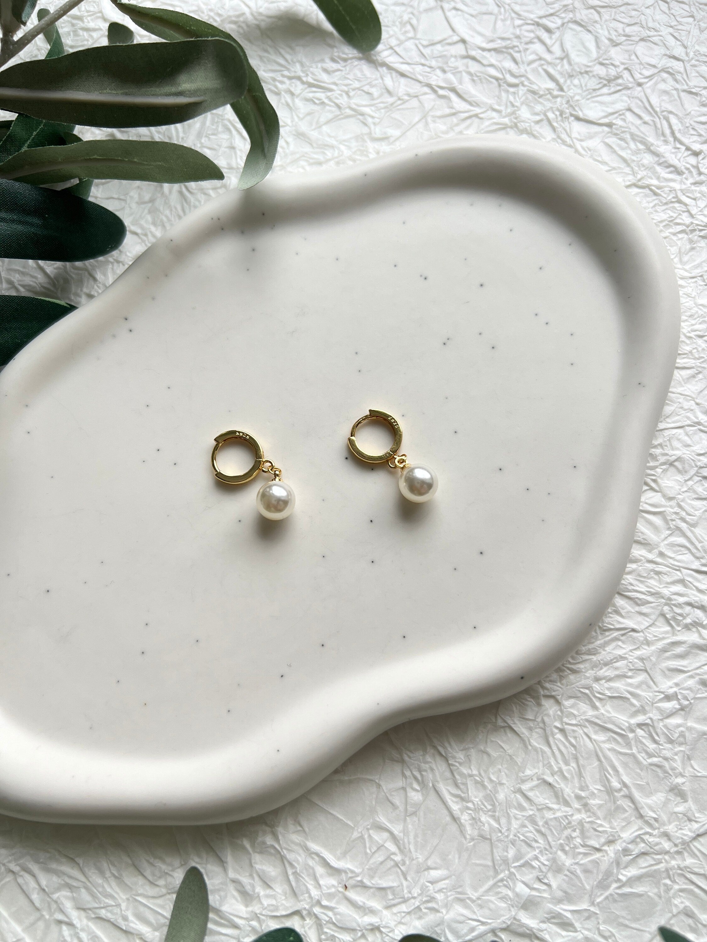 Ohrringe Braut, Creolen, Gold, Anhänger weiße Perle, eleganter Brautschmuck, Brautohrringe,-Ohrringe-Schmuckblüte