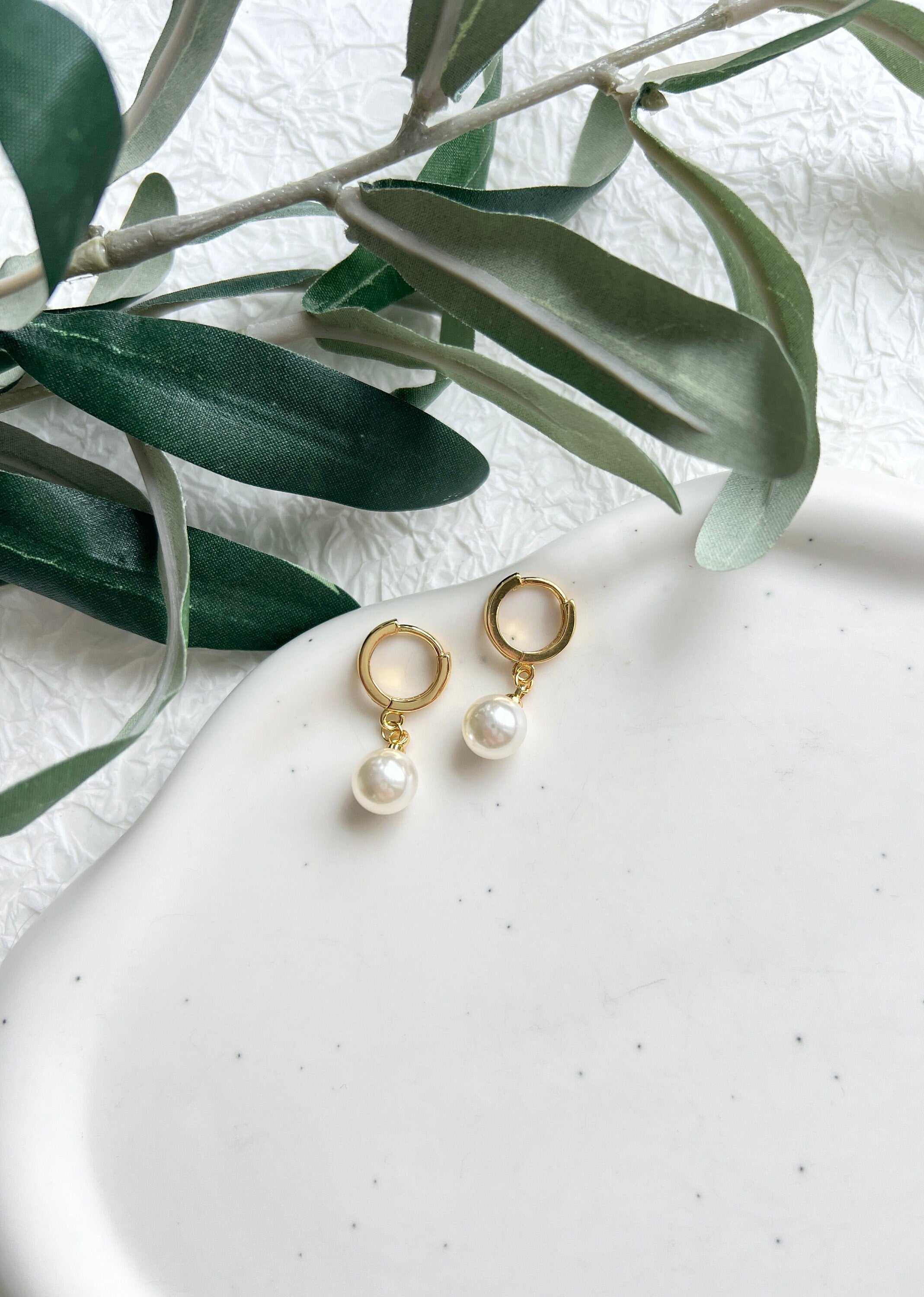 Ohrringe Braut, Creolen, Gold, Anhänger weiße Perle, eleganter Brautschmuck, Brautohrringe,-Ohrringe-Schmuckblüte